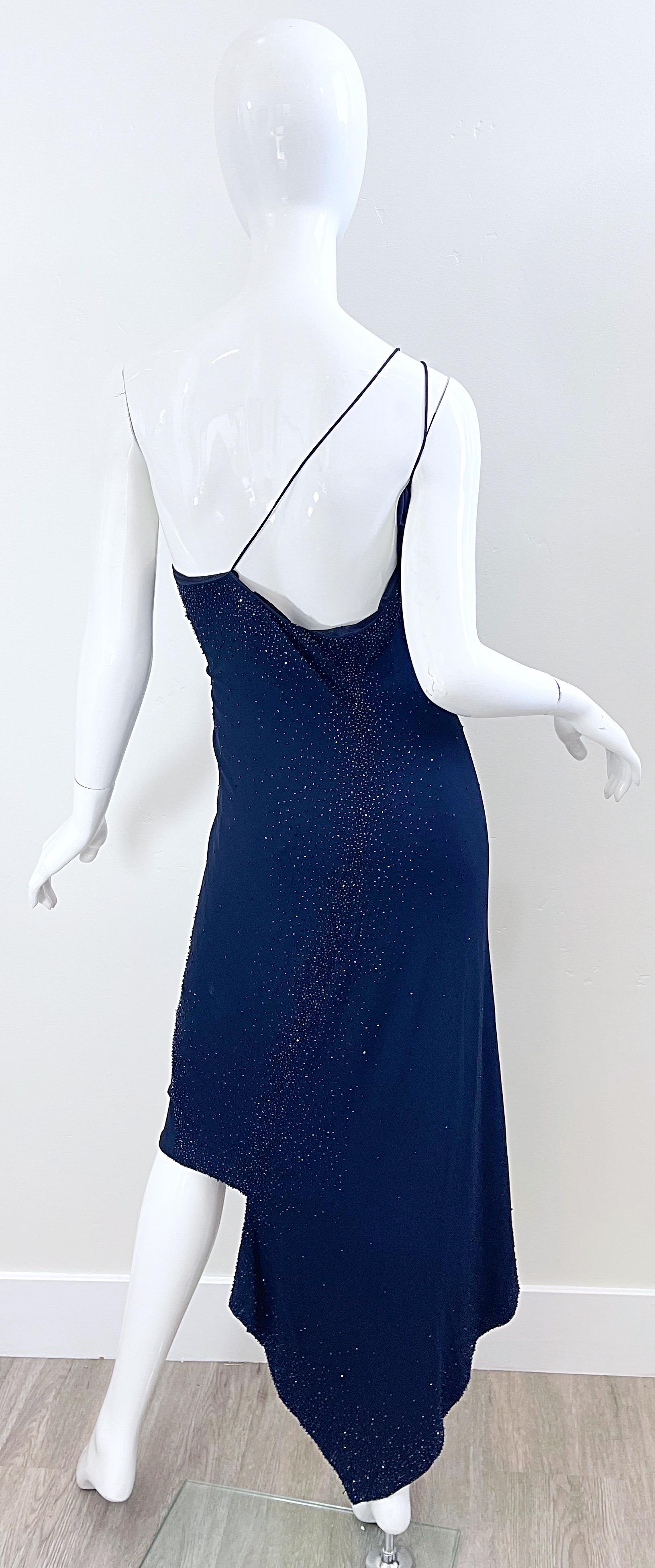NWT Donna Karan 90s Size 8 Navy Blue Beaded Handkerchief Hem One Shoulder Dress Neuf - En vente à San Diego, CA