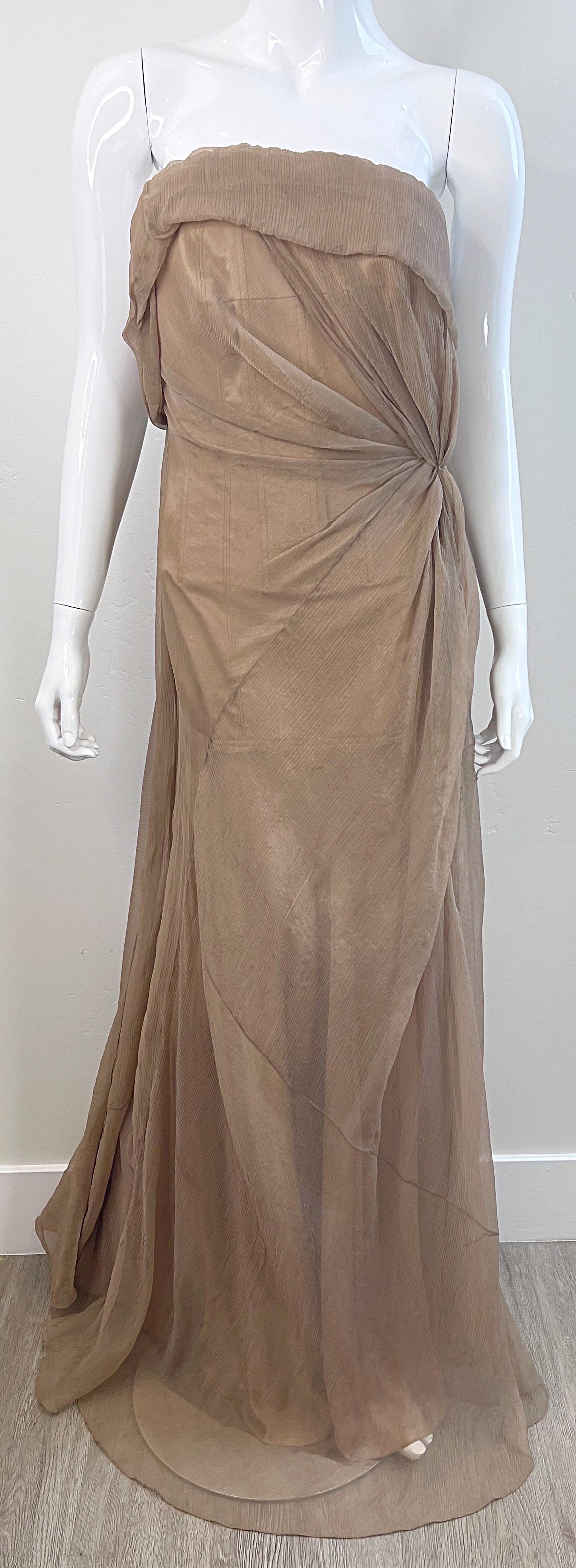 NWT Donna Karan Fall 2011 Runway Silk Organza Size 4 / 6 Nude Gold Gown Dress en vente 8