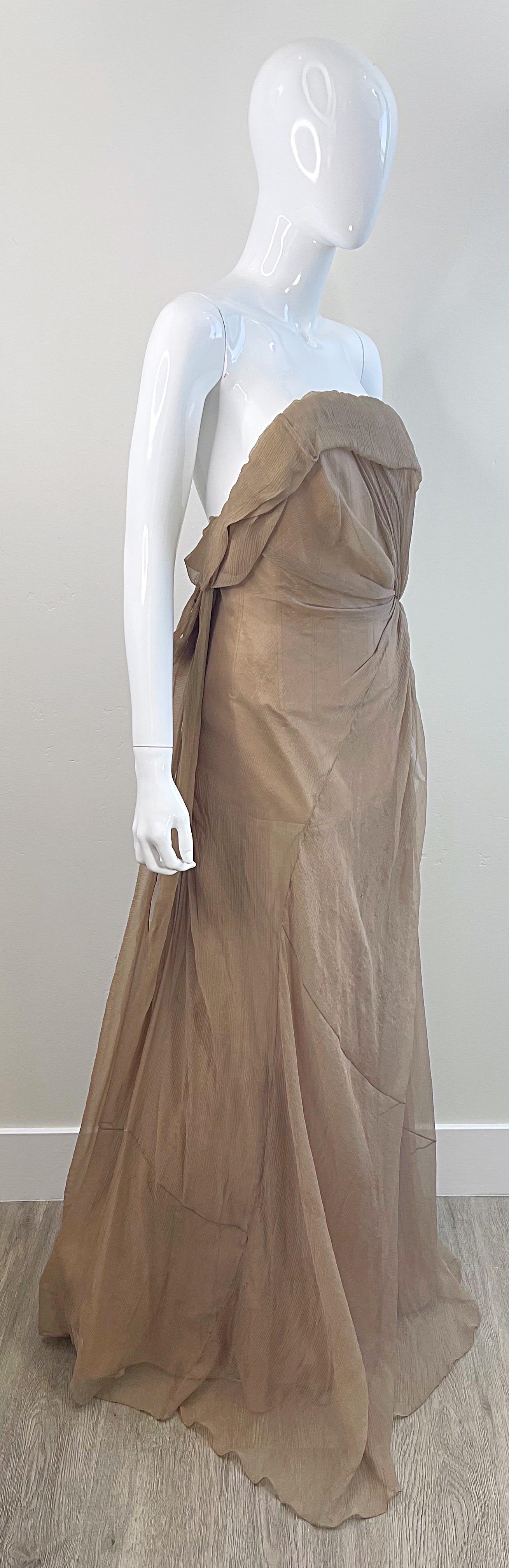 NWT Donna Karan Fall 2011 Runway Silk Organza Size 4 / 6 Nude Gold Gown Dress For Sale 3