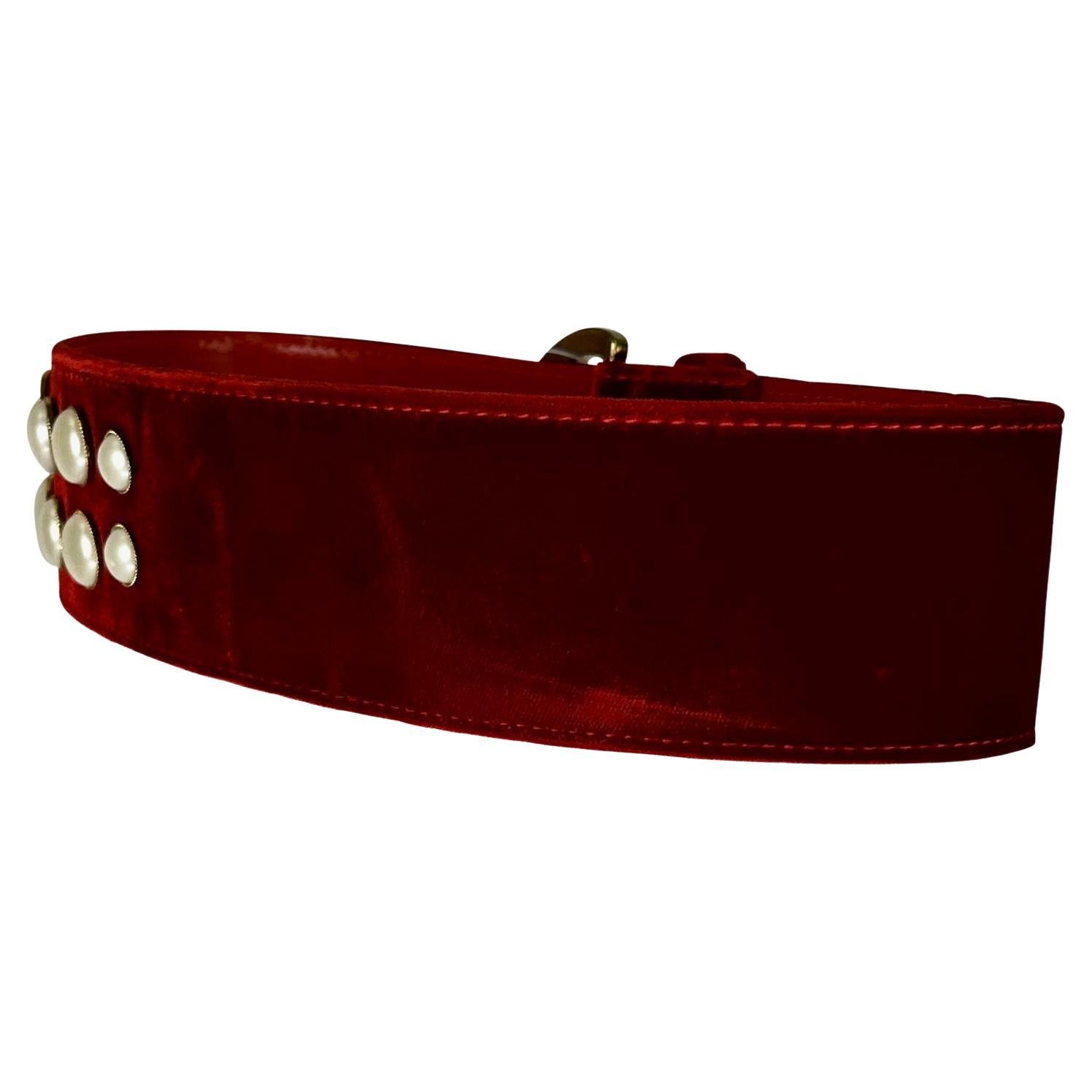 NWT Early 1990s Gianni Versace Red Velvet Gold Tone Pearl Accent Belt  In Excellent Condition For Sale In West Hollywood, CA