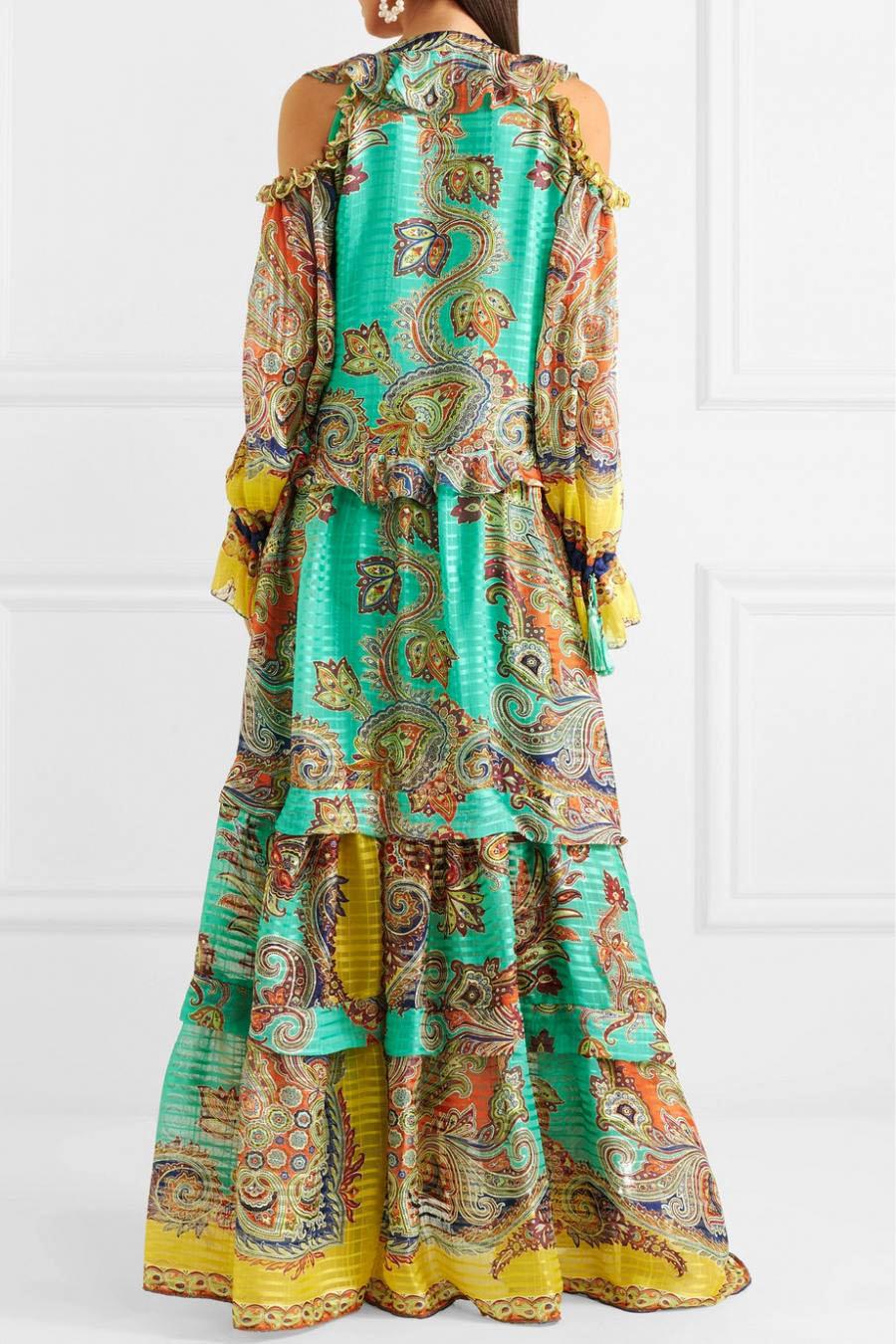 Etro - Robe longue italienne en soie à épaules dénudées, à lacets et ornée de glands, neuve avec étiquettes, taille 46 Neuf - En vente à Montgomery, TX