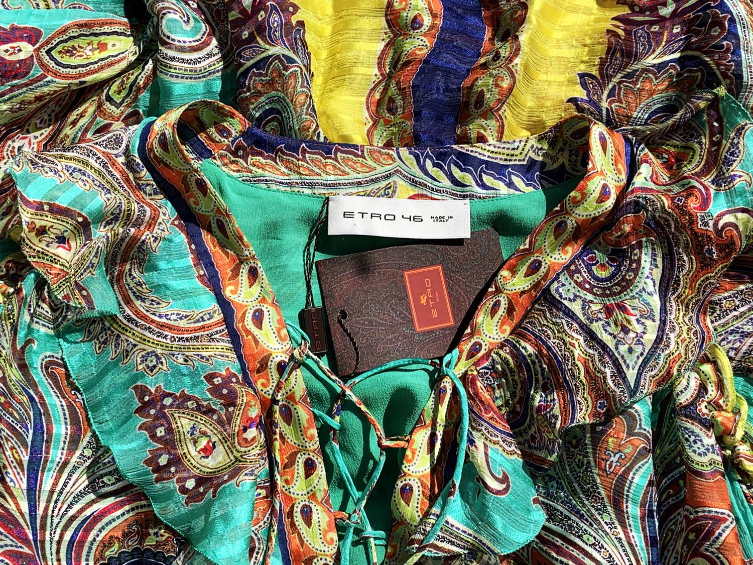 Etro - Robe longue italienne en soie à épaules dénudées, à lacets et ornée de glands, neuve avec étiquettes, taille 46 en vente 1