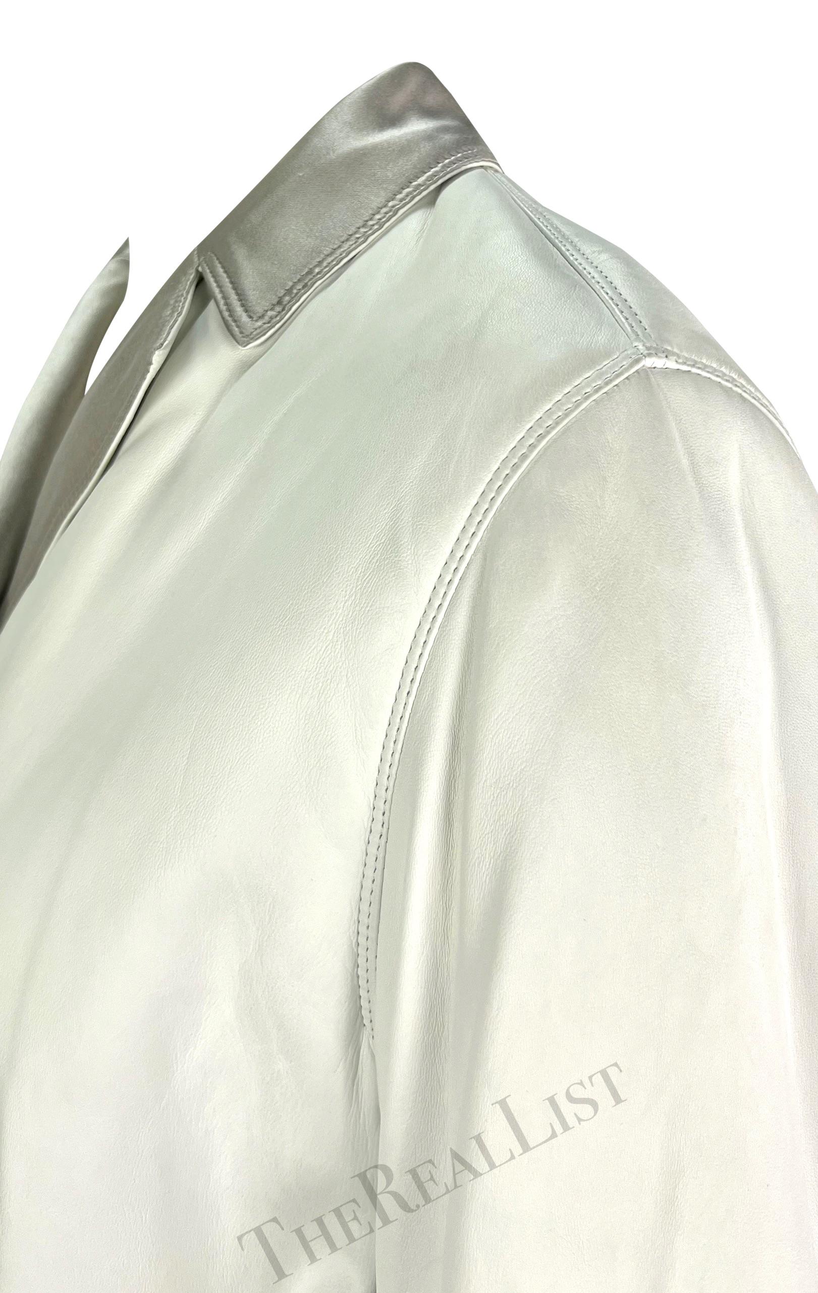 NWT F/W 1995 Gianni Versace Runway White Leather Silver Satin Medusa Car Coat For Sale 8