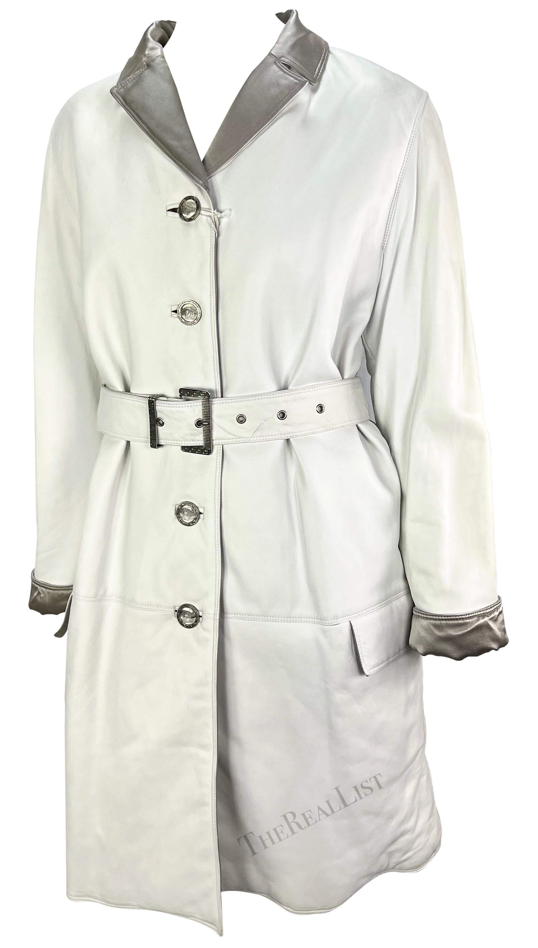 NWT F/W 1995 Gianni Versace Runway White Leather Silver Satin Medusa Car Coat In Excellent Condition For Sale In West Hollywood, CA