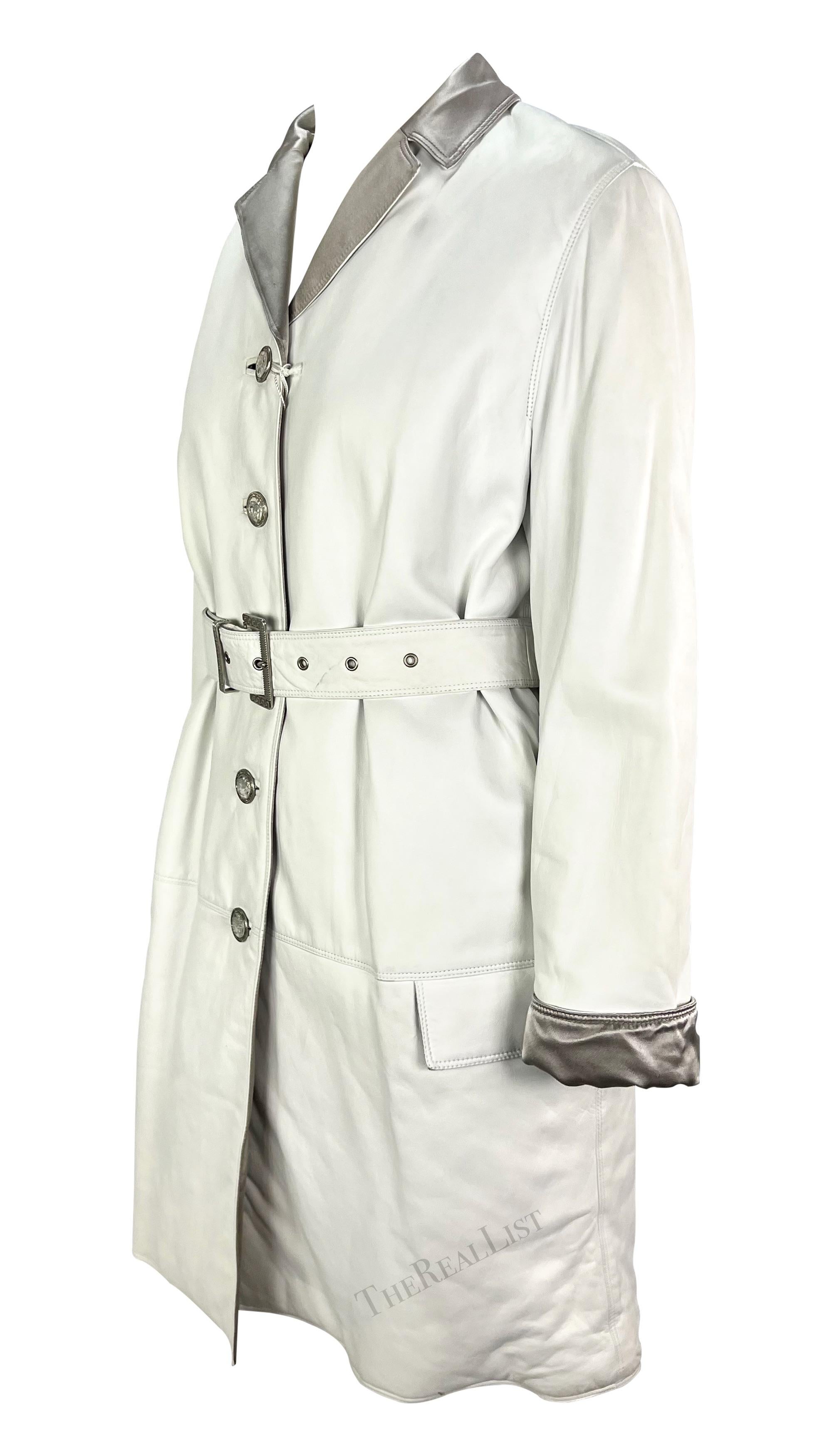 NWT F/W 1995 Gianni Versace Runway White Leather Silver Satin Medusa Car Coat For Sale 4