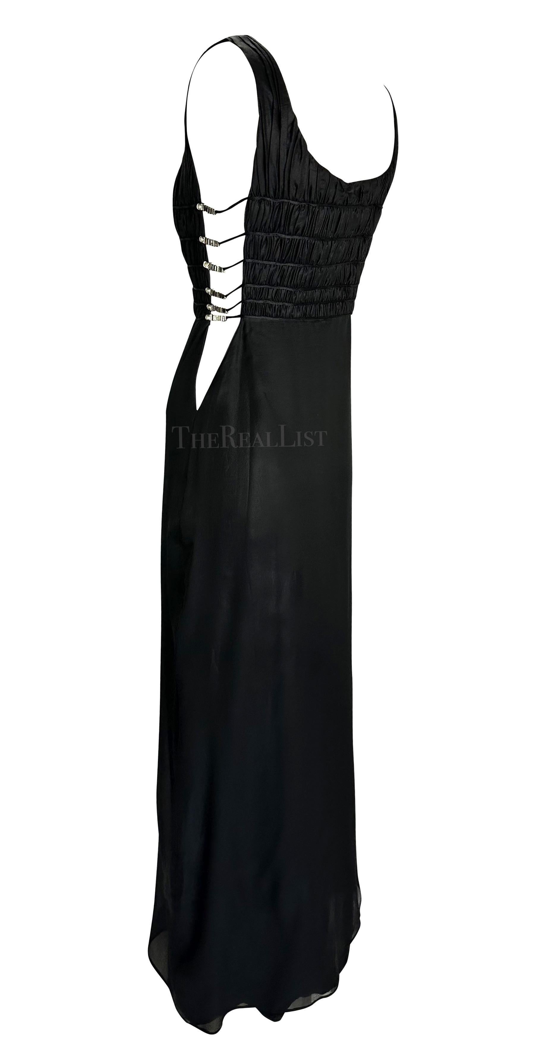Robe Méduse noire fendue sur le côté Gianni Versace by Donatella, neuve avec étiquette, A/H 1998 en vente 2