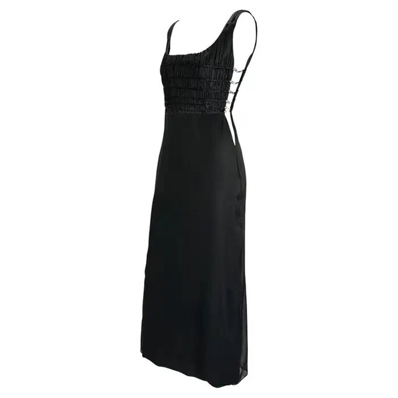 NWT F/W 1998 Gianni Versace by Donatella Versace Bata Medusa con abertura lateral y pedrería negra
