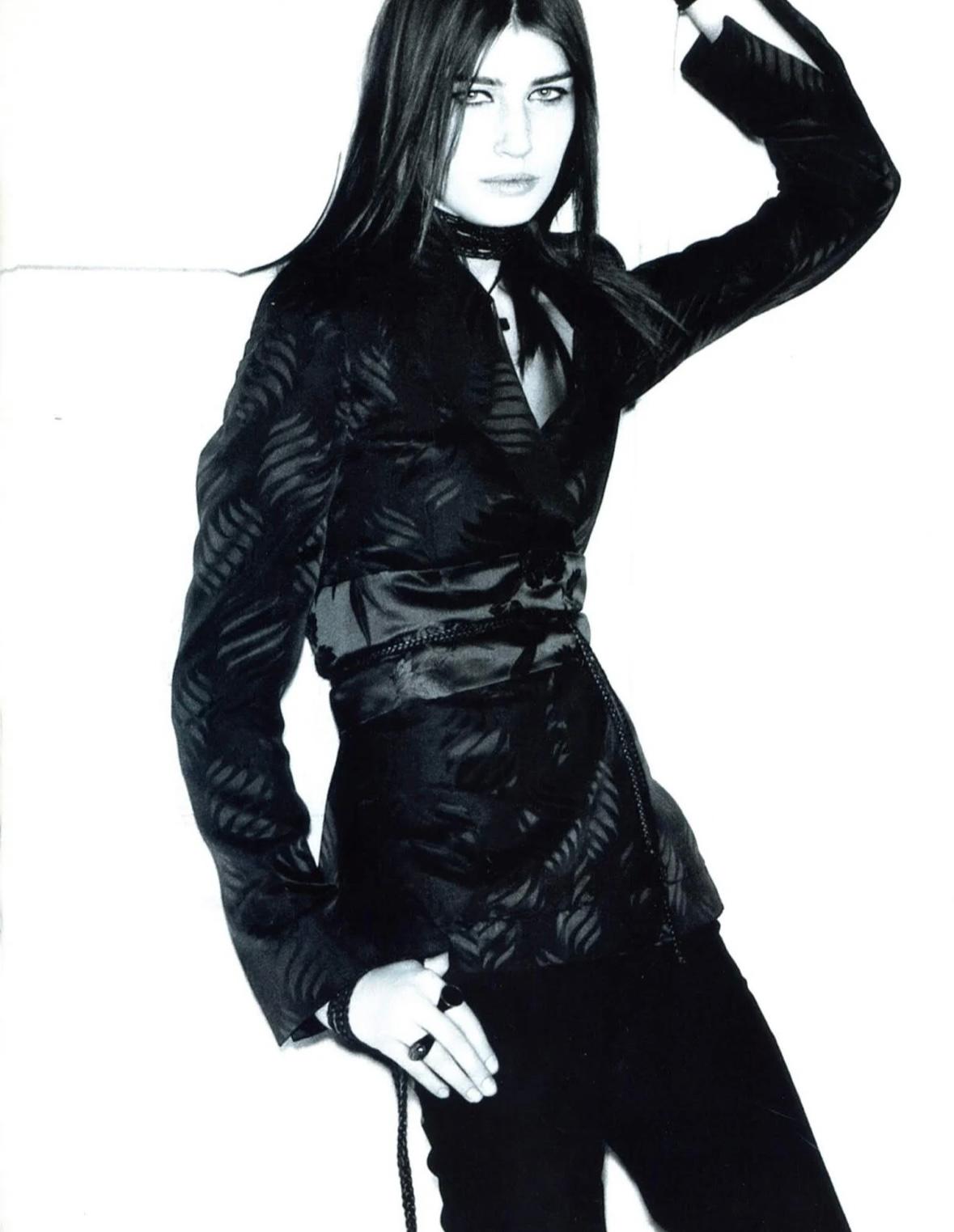 Nero NWT A/I 2002 Gucci by Tom Ford Runway Ad Blazer viola scuro con motivo giapponese in vendita