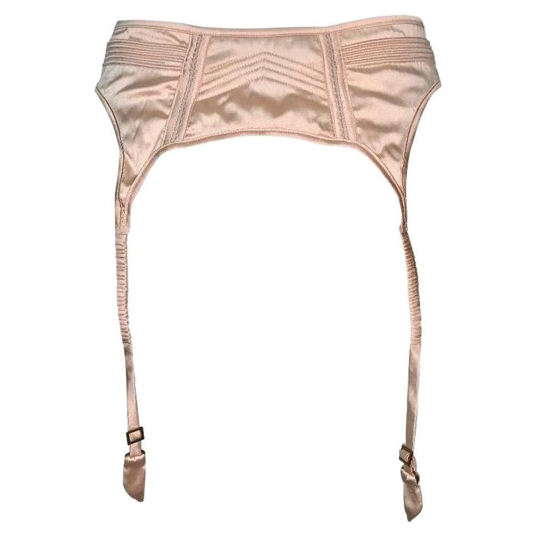 NWT F/W 2003 Gucci Tom Ford Peach Nude Satin Garter Belt Lingerie For Sale at