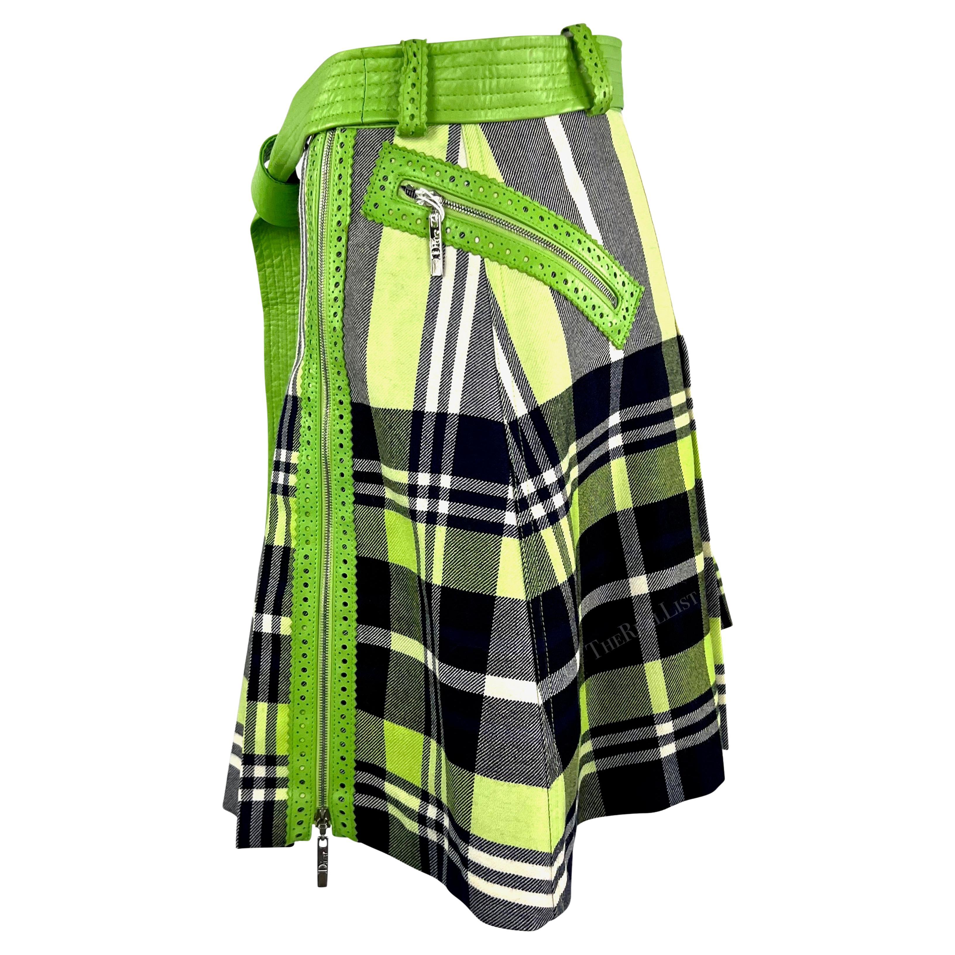 NWT F/W 2004 Christian Dior by John Galliano Minifalda plisada a cuadros verdes Negro en venta