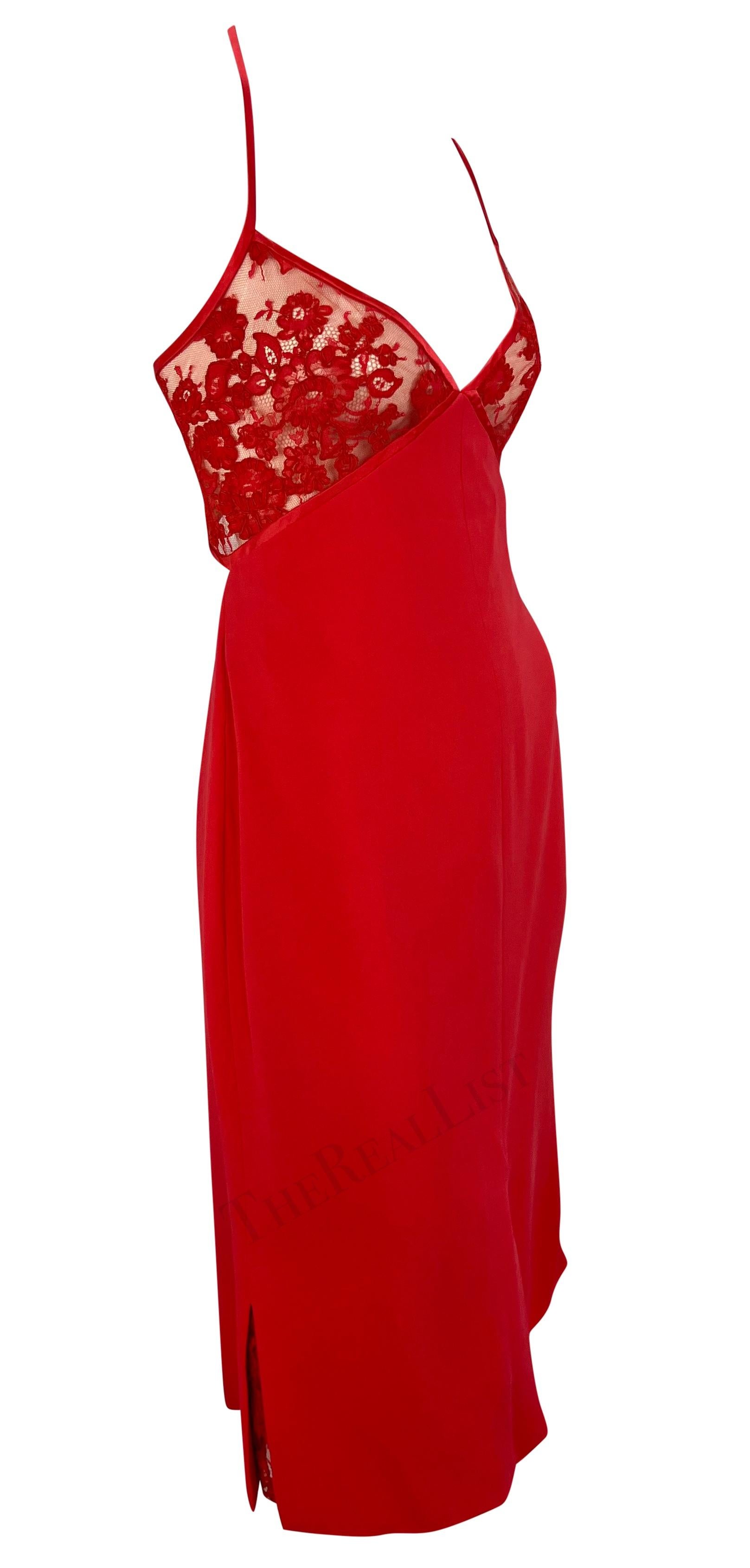 NWT F/W 2004 Valentino Garavani Red Sheer Lace Mini Dress Pour femmes en vente