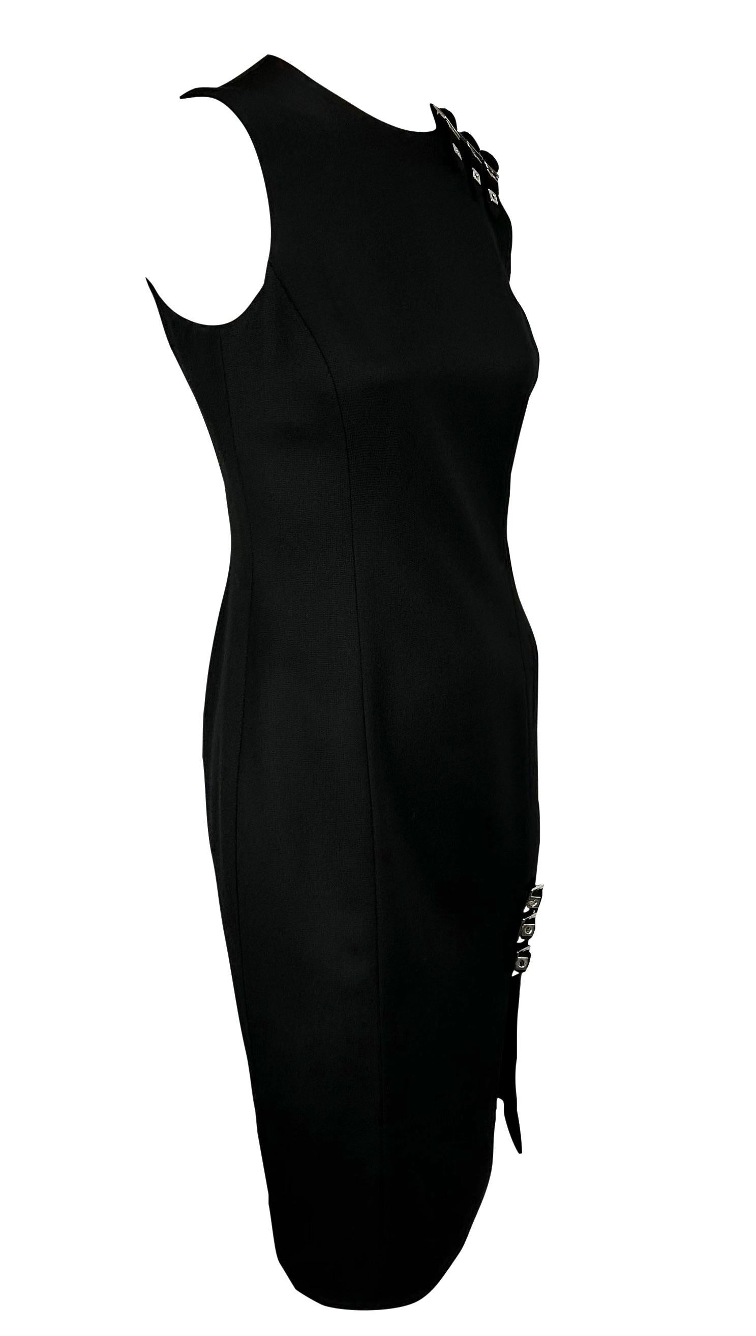 NWT F/W 2004 Versace by Donatella Schwarz Wolle Schnalle Tunika Kleid im Zustand „Hervorragend“ im Angebot in West Hollywood, CA