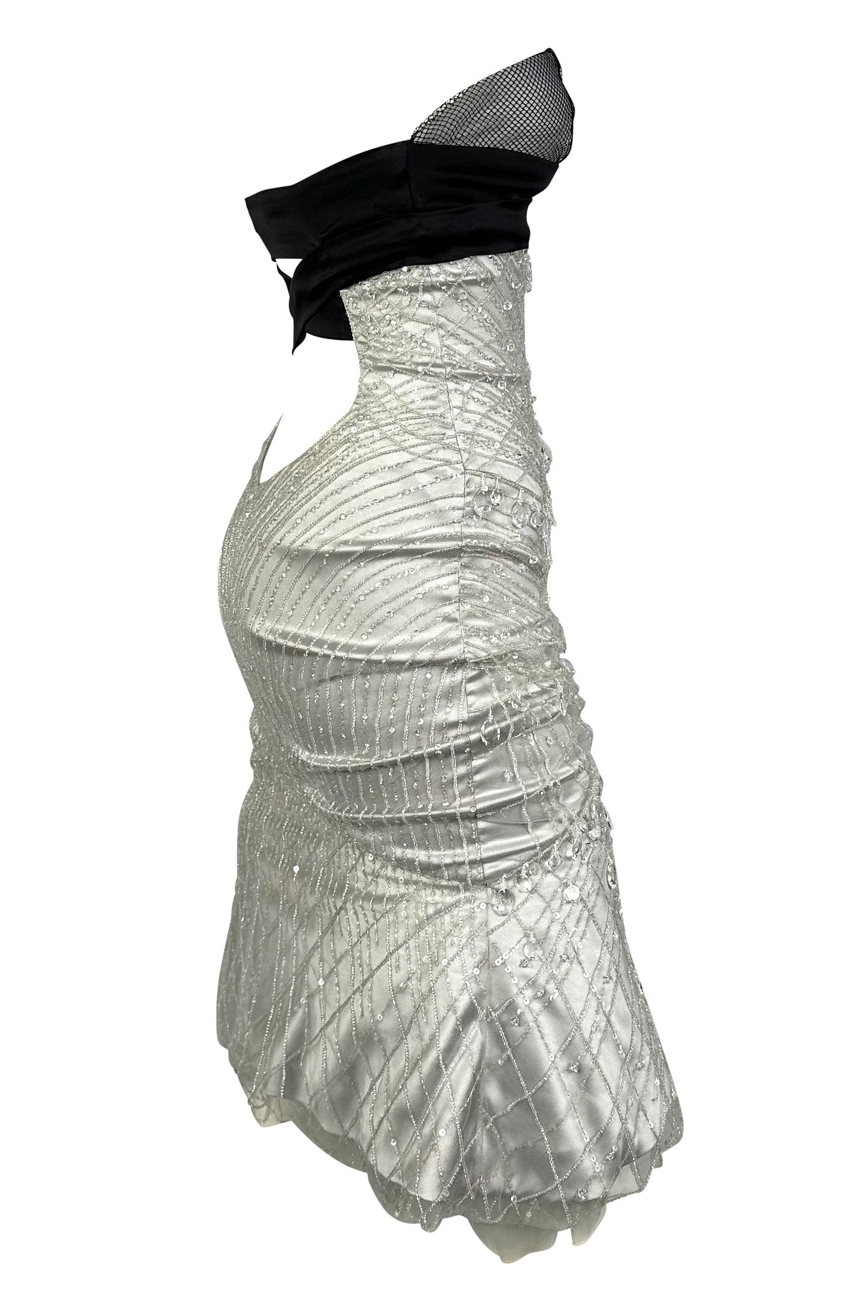 NEU H/W 2005 Gucci Laufsteg Silber Kristall Perlen Bustier Flare Minikleid Flare Minikleid, neu mit Perlen Damen im Angebot