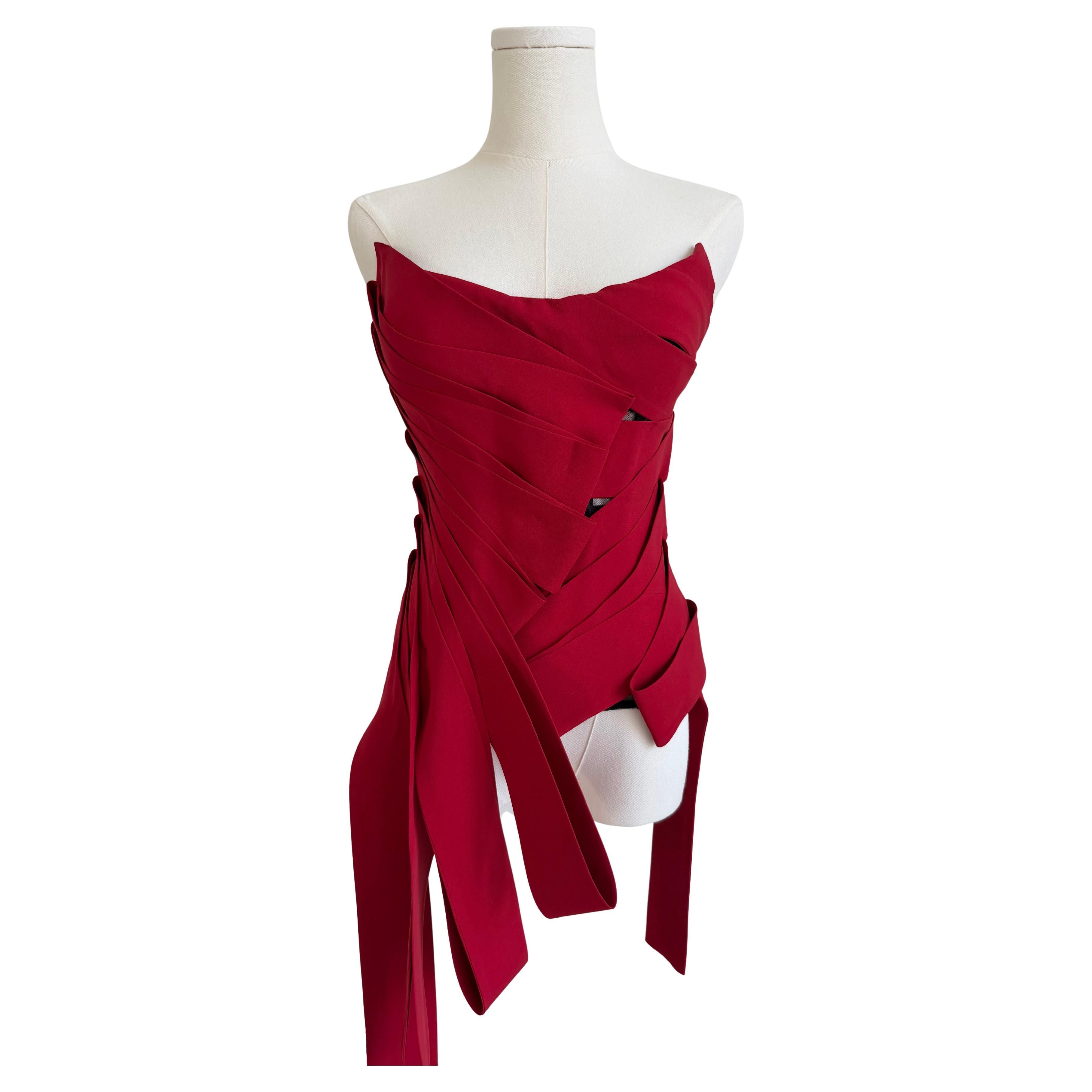 NWT F/W 2024 Tunique sans bretelles en soie rouge