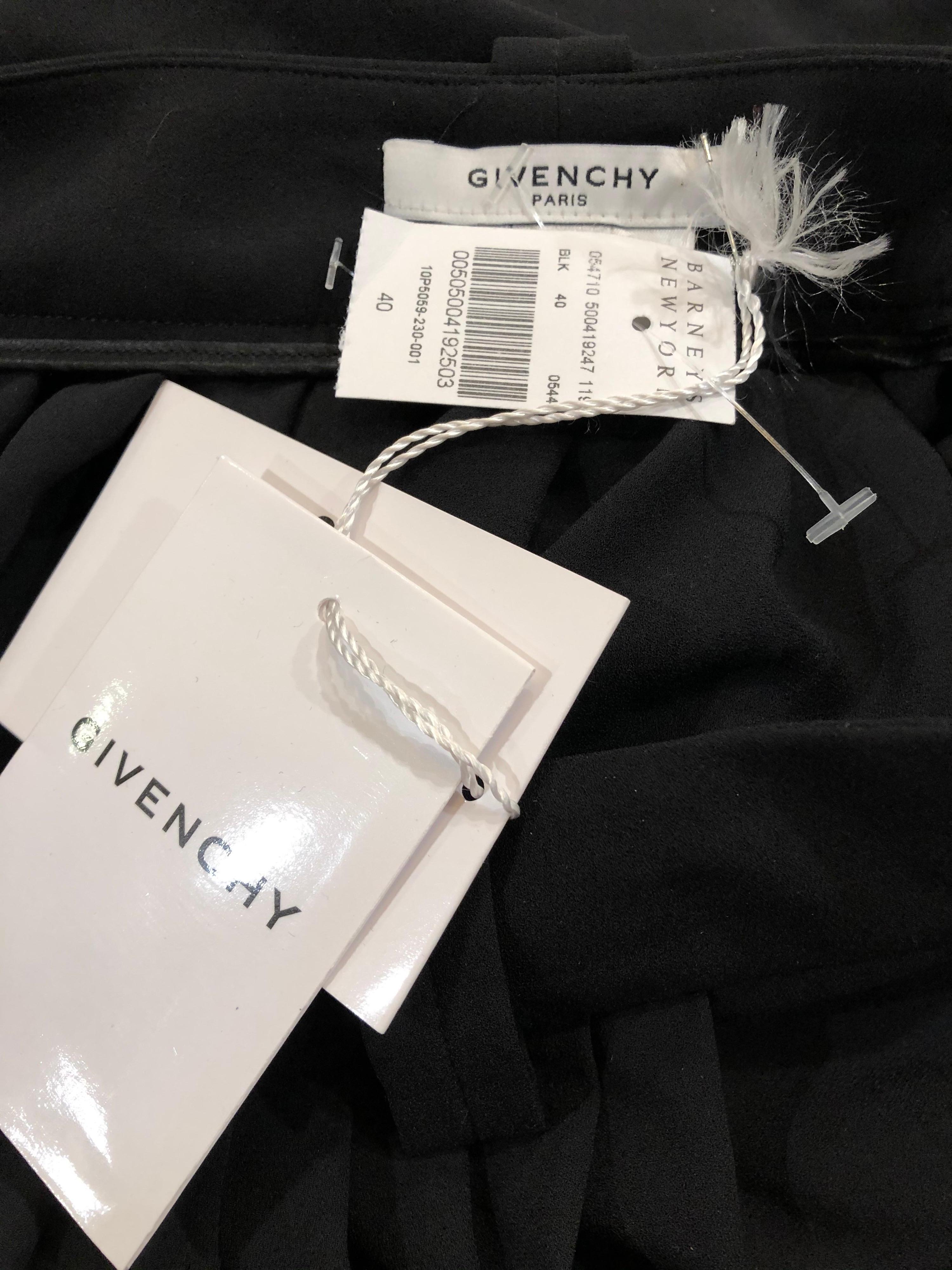 NWT Givenchy by Clare Waight Keller Size 40 / 8 Black Drop Crotch / Waist Shorts For Sale 8