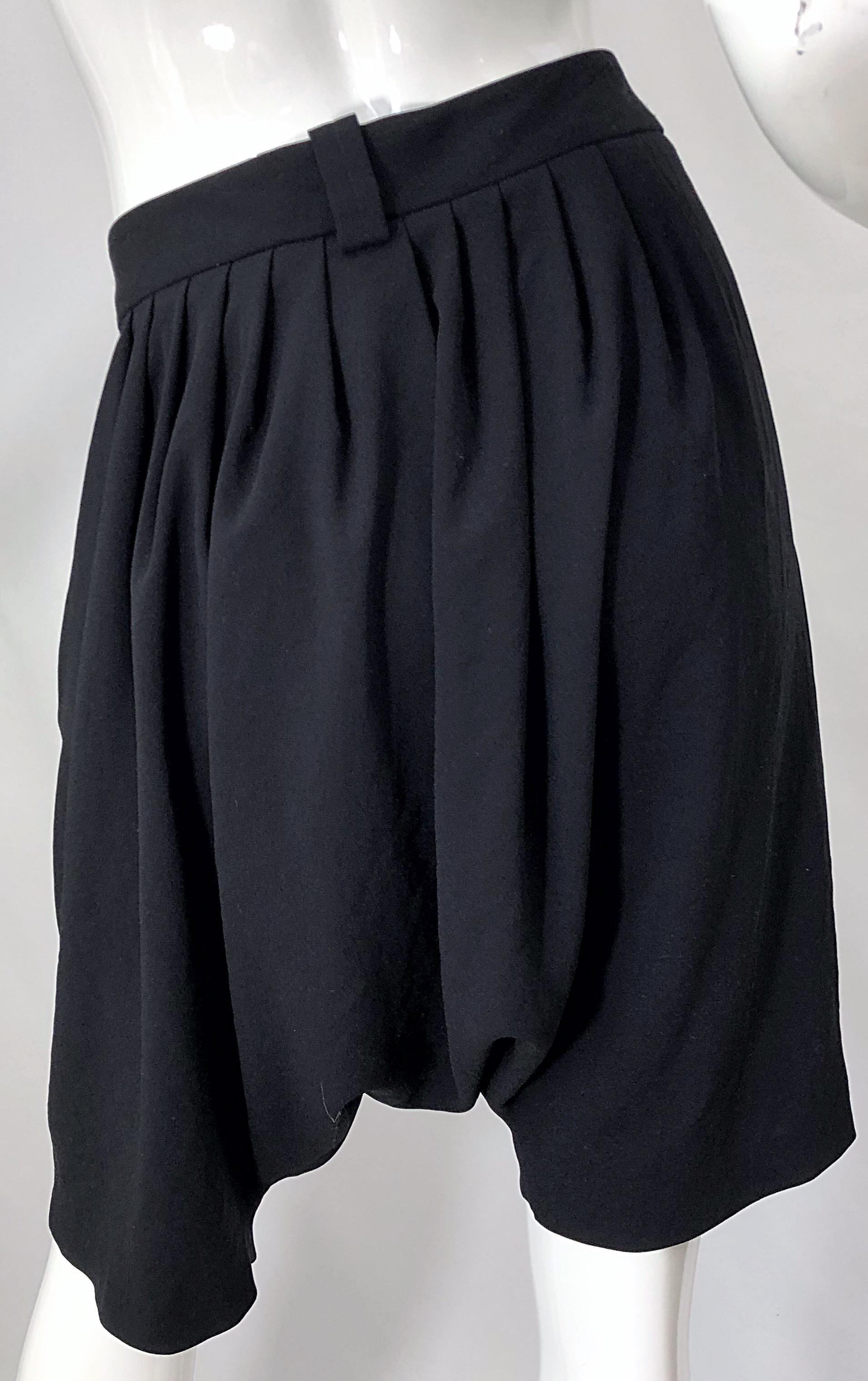 NWT Givenchy by Clare Waight Keller Size 40 / 8 Black Drop Crotch / Waist Shorts For Sale 3