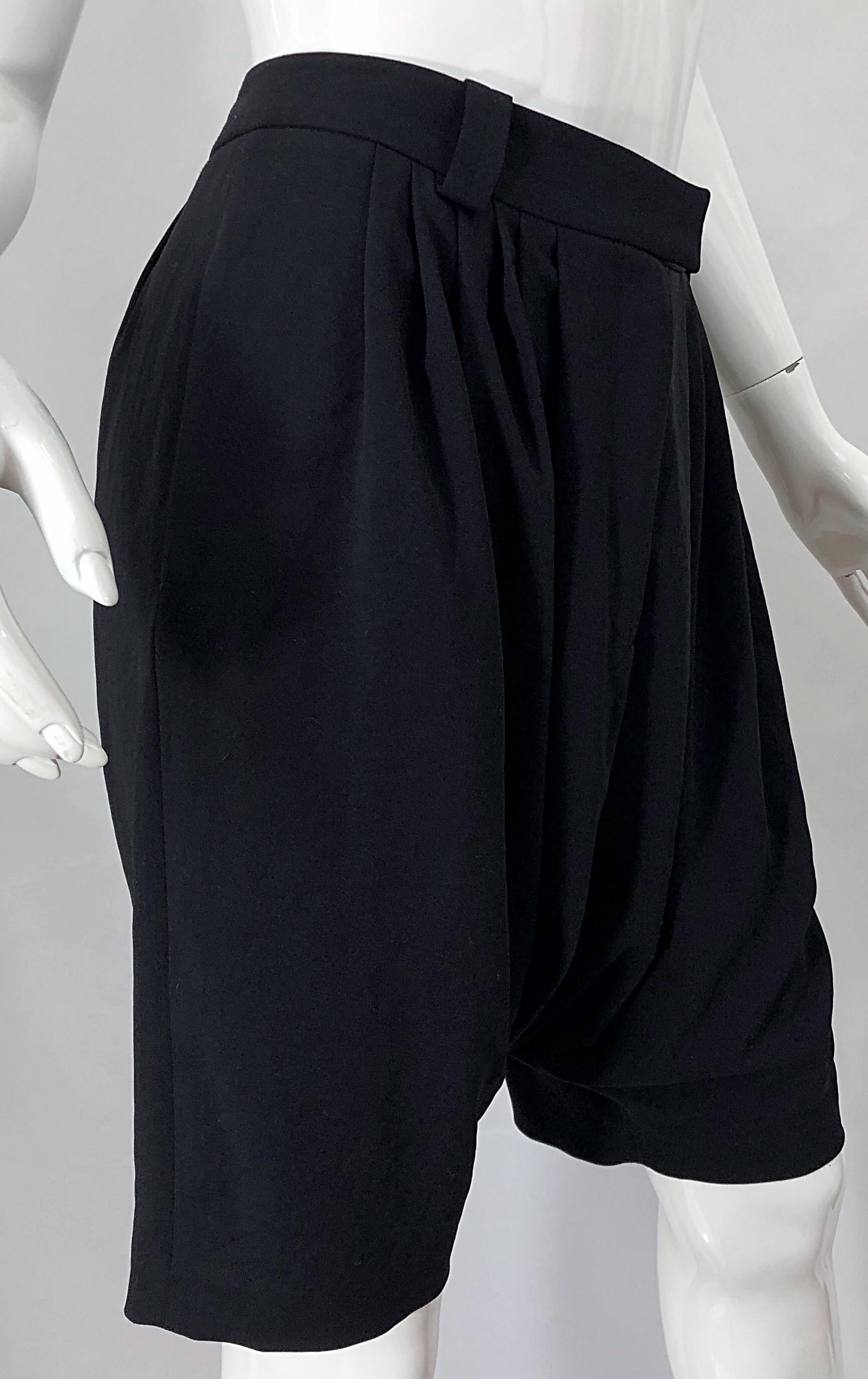 NWT Givenchy by Clare Waight Keller Size 40 / 8 Black Drop Crotch / Waist Shorts For Sale 4