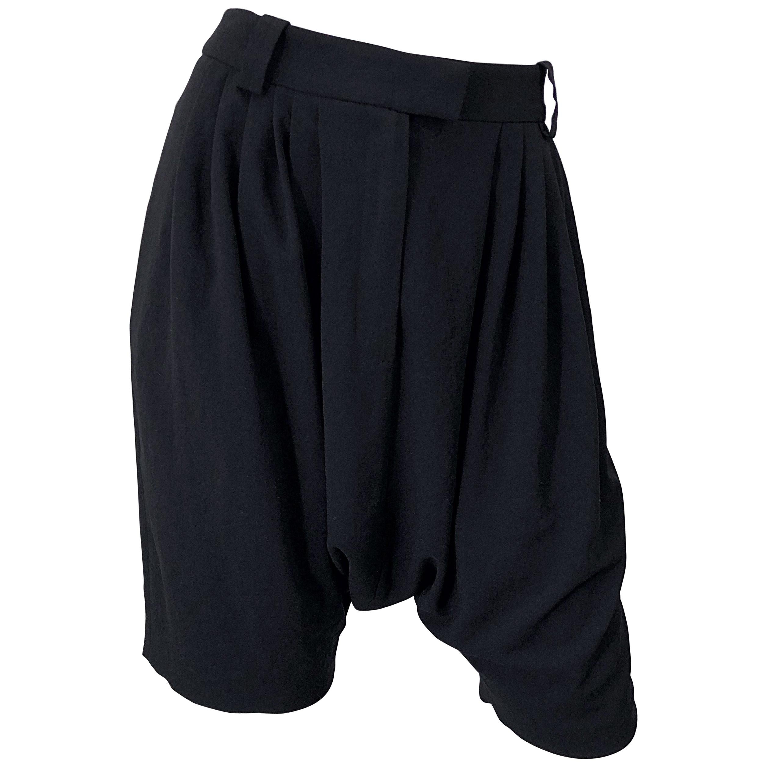 NWT Givenchy by Clare Waight Keller Size 40 / 8 Black Drop Crotch / Waist Shorts For Sale
