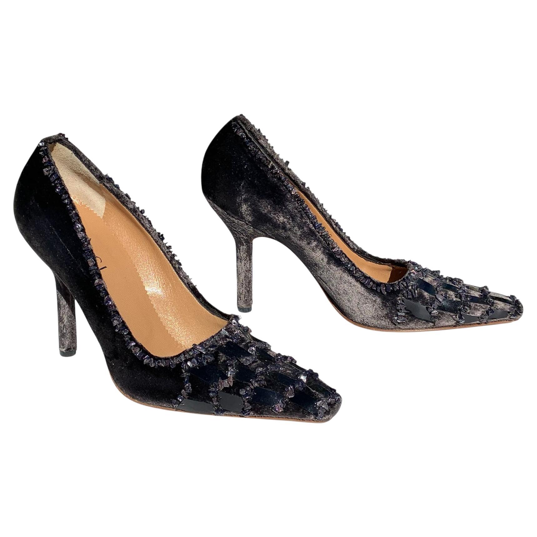 NWT Gucci by Tom Ford F/W 1999 Runway Velvet Onyx-Embellished Pumps It 37 US 7 en venta