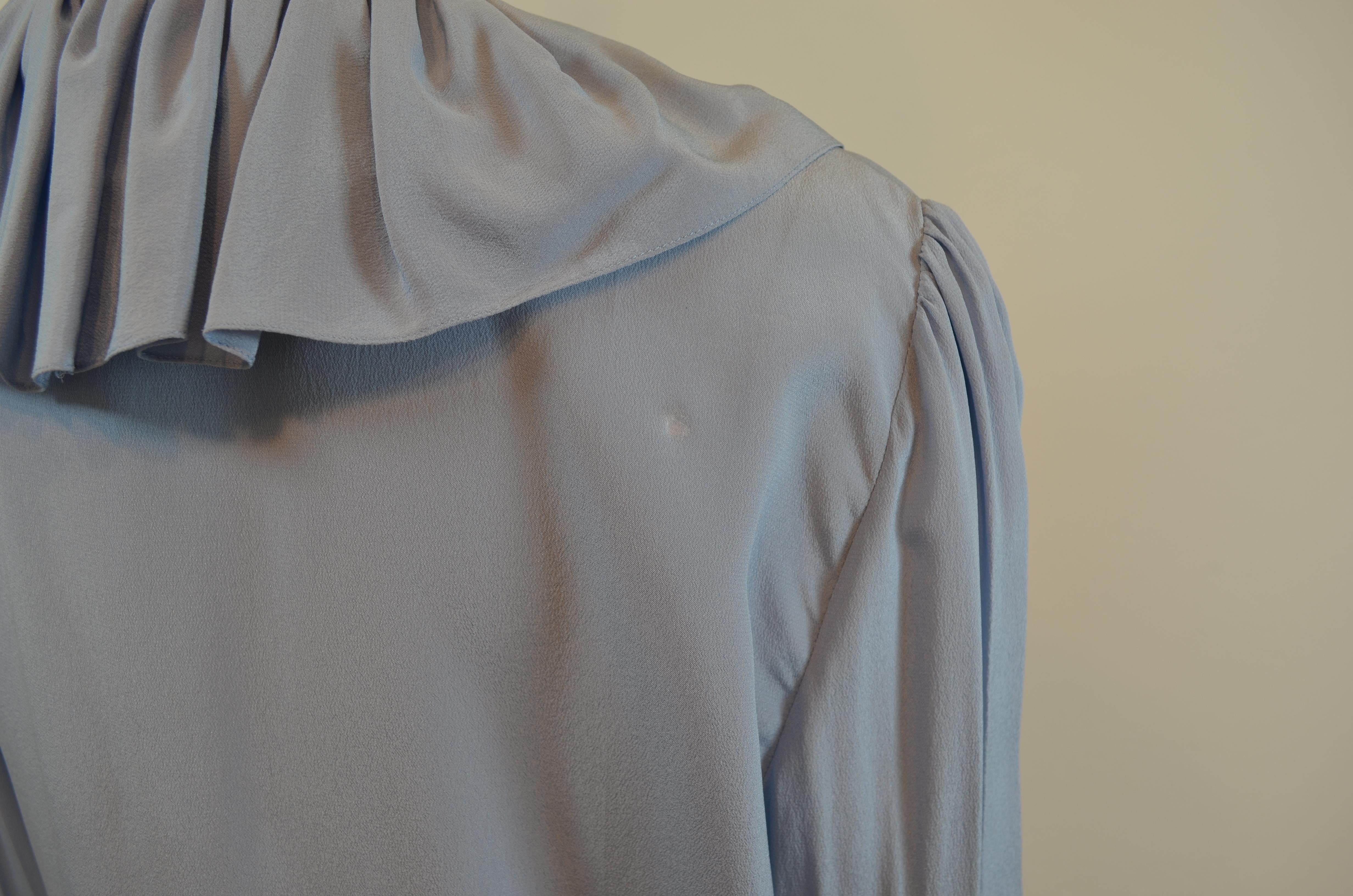 NWT Gucci Powder Blue Ruffled Blouse In Excellent Condition For Sale In Carmel, CA