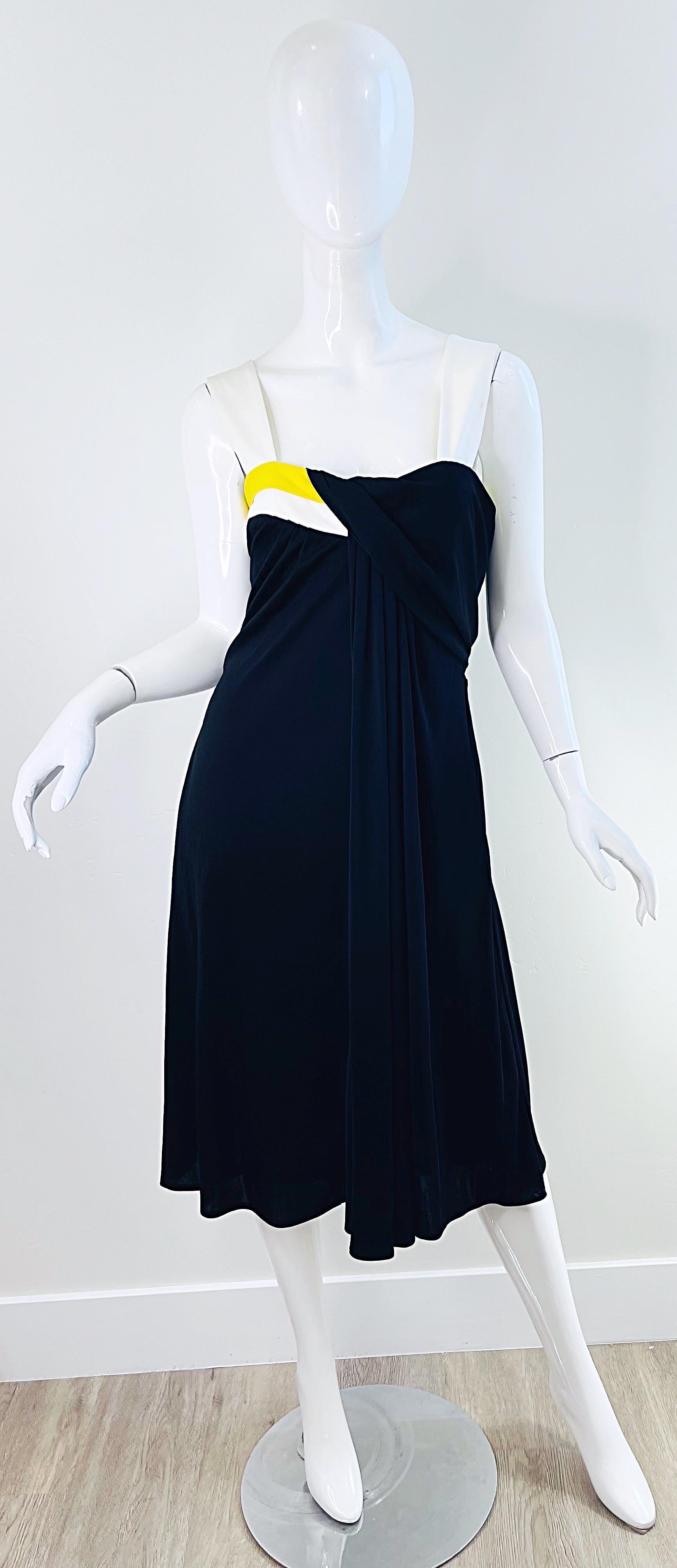 NWT Gucci Spring 2008 Size 44 / US 8 Black White Yellow Draped Jersey Dress In New Condition For Sale In San Diego, CA
