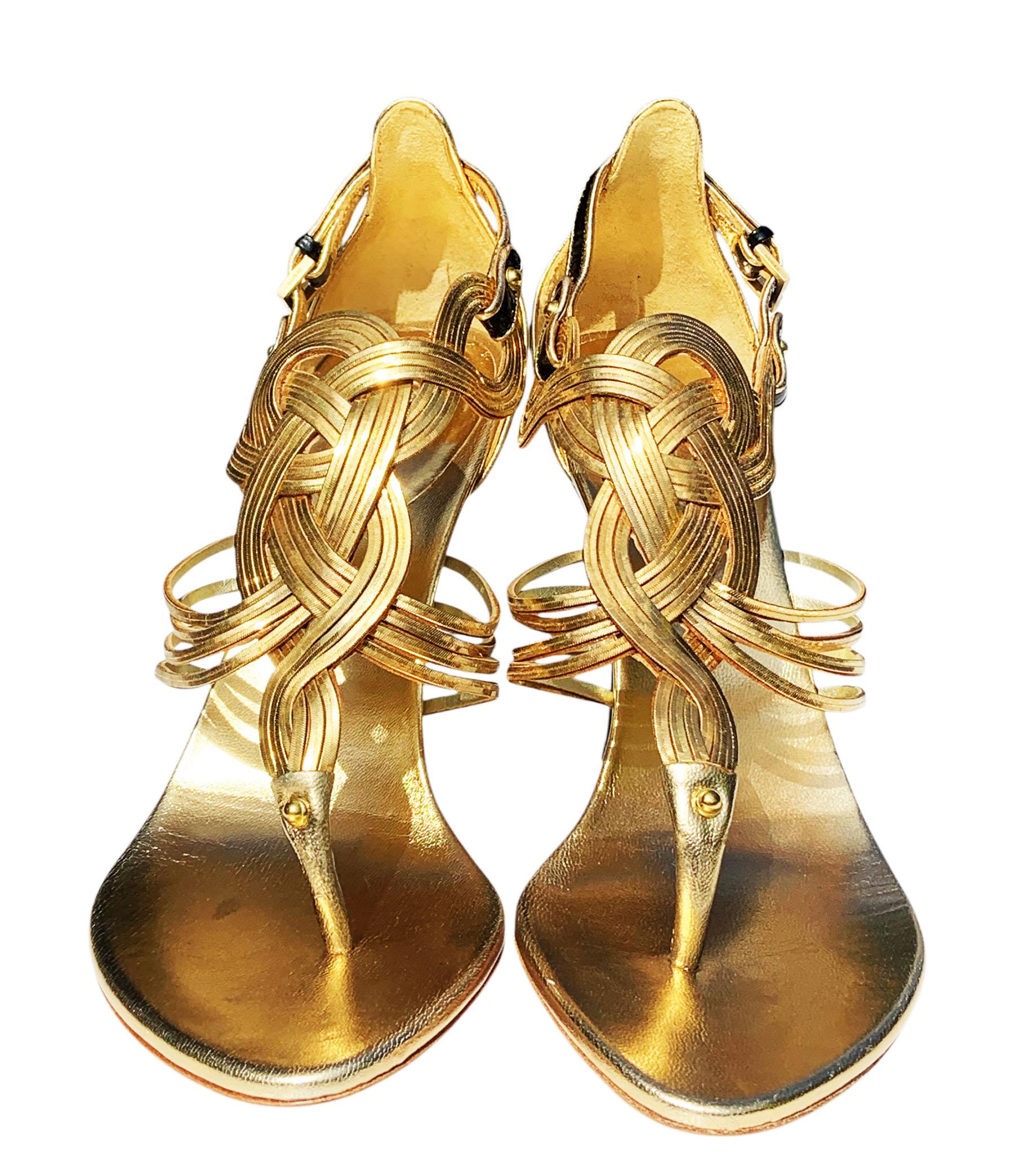 De las mujeres NWT Gucci Vintage S/S 2005 AD Campaña Cadena de oro y charol Zapatos US 6.5 en venta