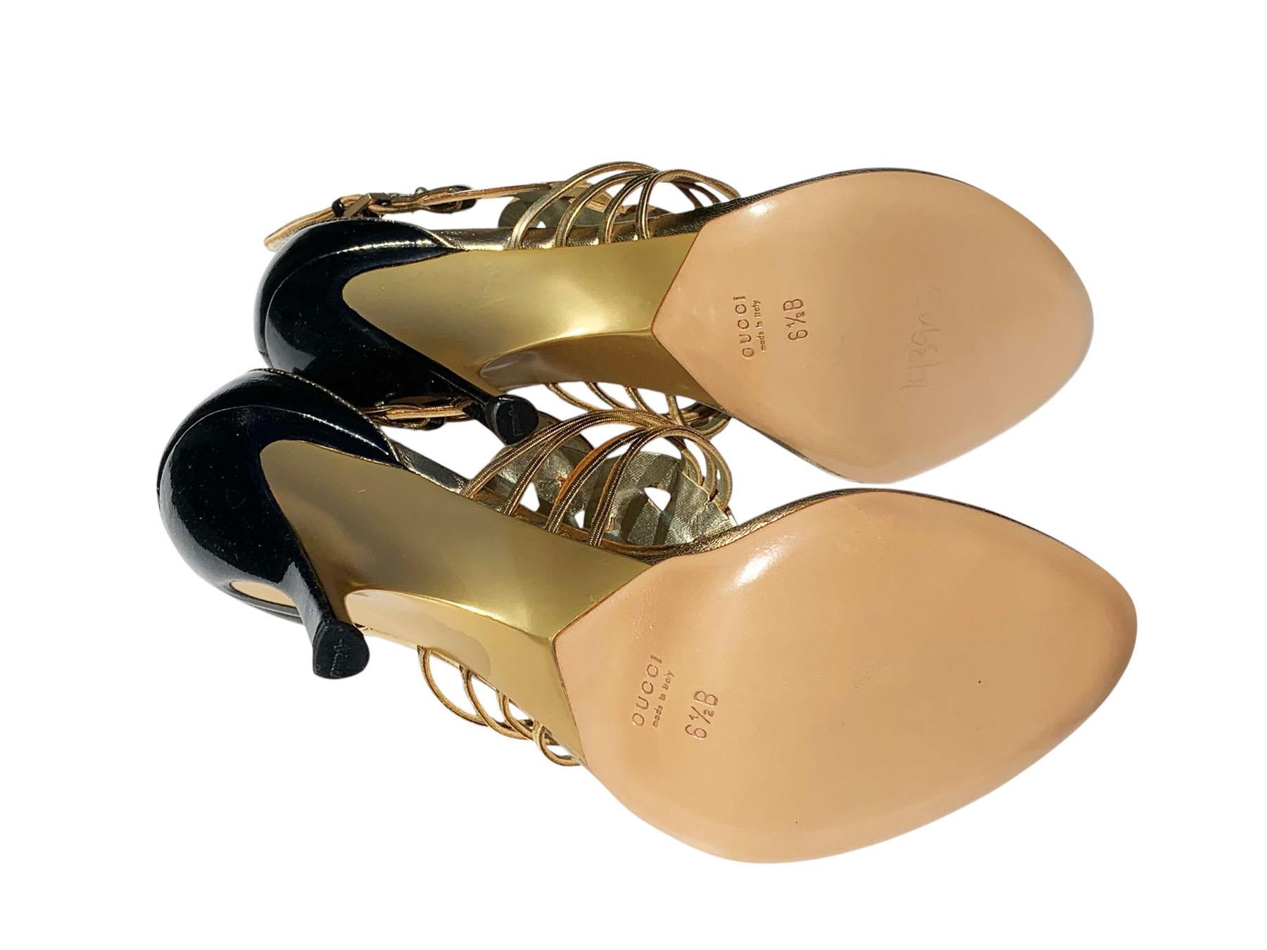 NWT Gucci Vintage S/S 2005 AD Campaña Cadena de oro y charol Zapatos US 6.5 en venta 2