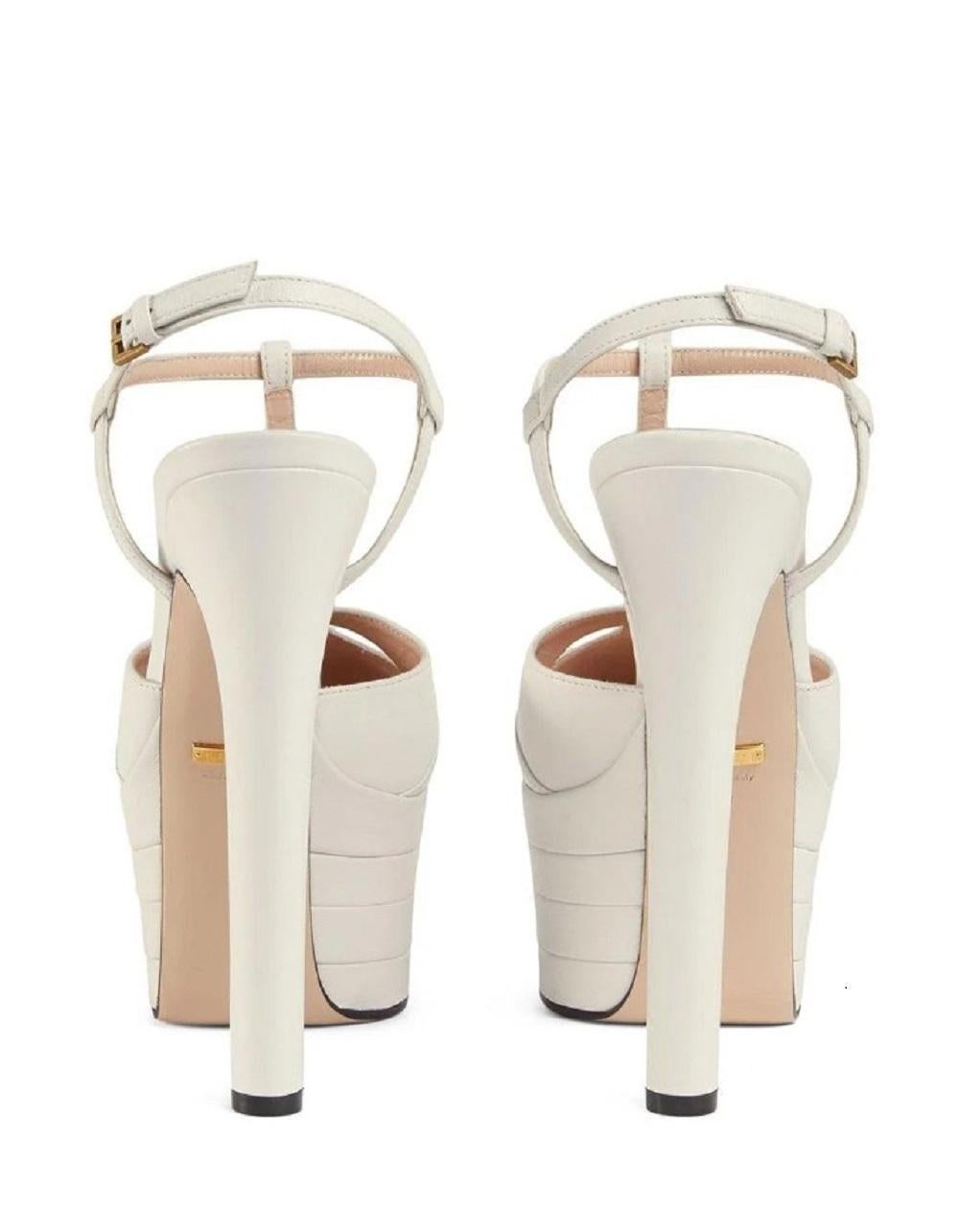 Gucci - Sandales à plateforme en cuir blanc, neuves avec étiquettes, taille 36, telles que vues sur JLO Neuf à Montgomery, TX