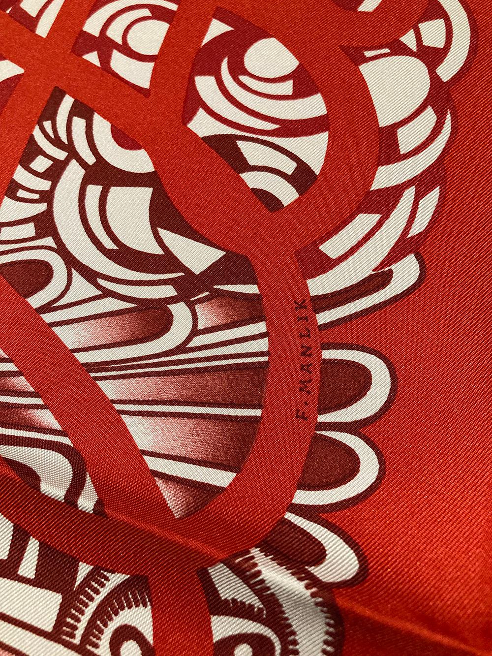 NWT Hermes Reverie Solitaire Silk Scarf 90 Red Black In New Condition For Sale In Philadelphia, PA
