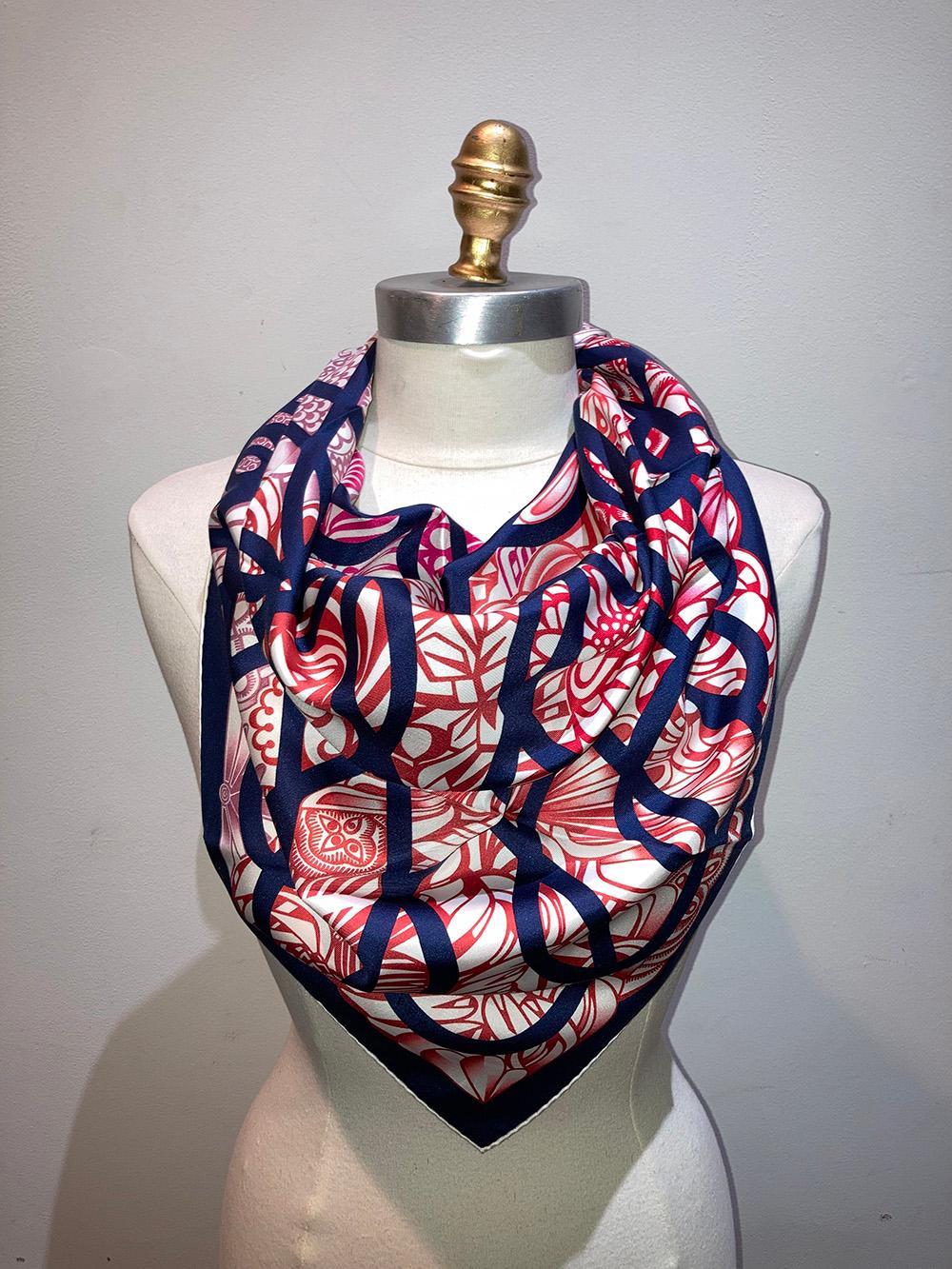 NWT Hermes Reverie Solitaire Scarf 90 Marine Rose Vif In New Condition In Philadelphia, PA