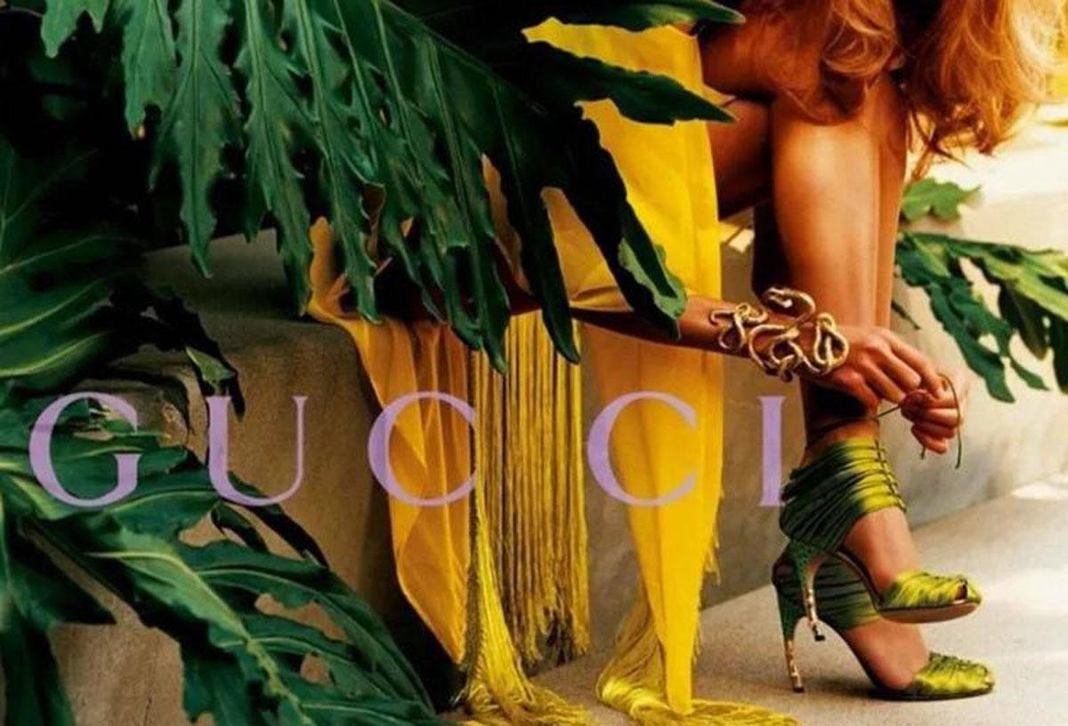 Highly Collectible GUCCI Pair from TOM FORD'S Era
S/S 2004 Collection
US sizes available - 6.5 B, 7 B ( Italian 36.5 and 37 )
Color - Green
Crocodile Leather with Bamboo Metallic Heel - 4