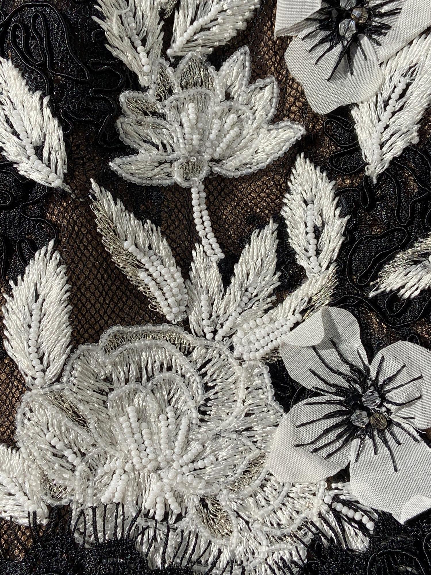 NWT Marchesa Runway F/W 2019 Beaded Embroidered 3-D Flowers Dress Gown US 10 Neuf - En vente à Montgomery, TX