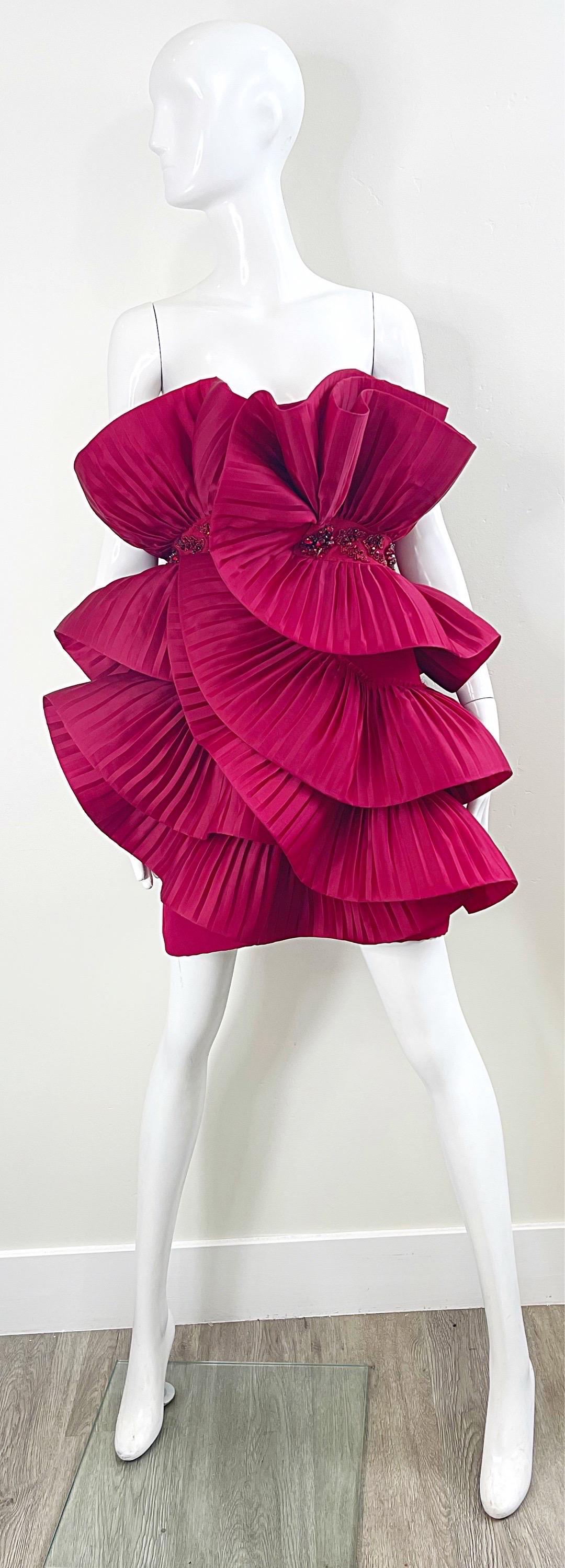 NWT Marchesa Größe 10 Rot Perlen Strass Avant Garde plissiert trägerloses Kleid im Angebot 9
