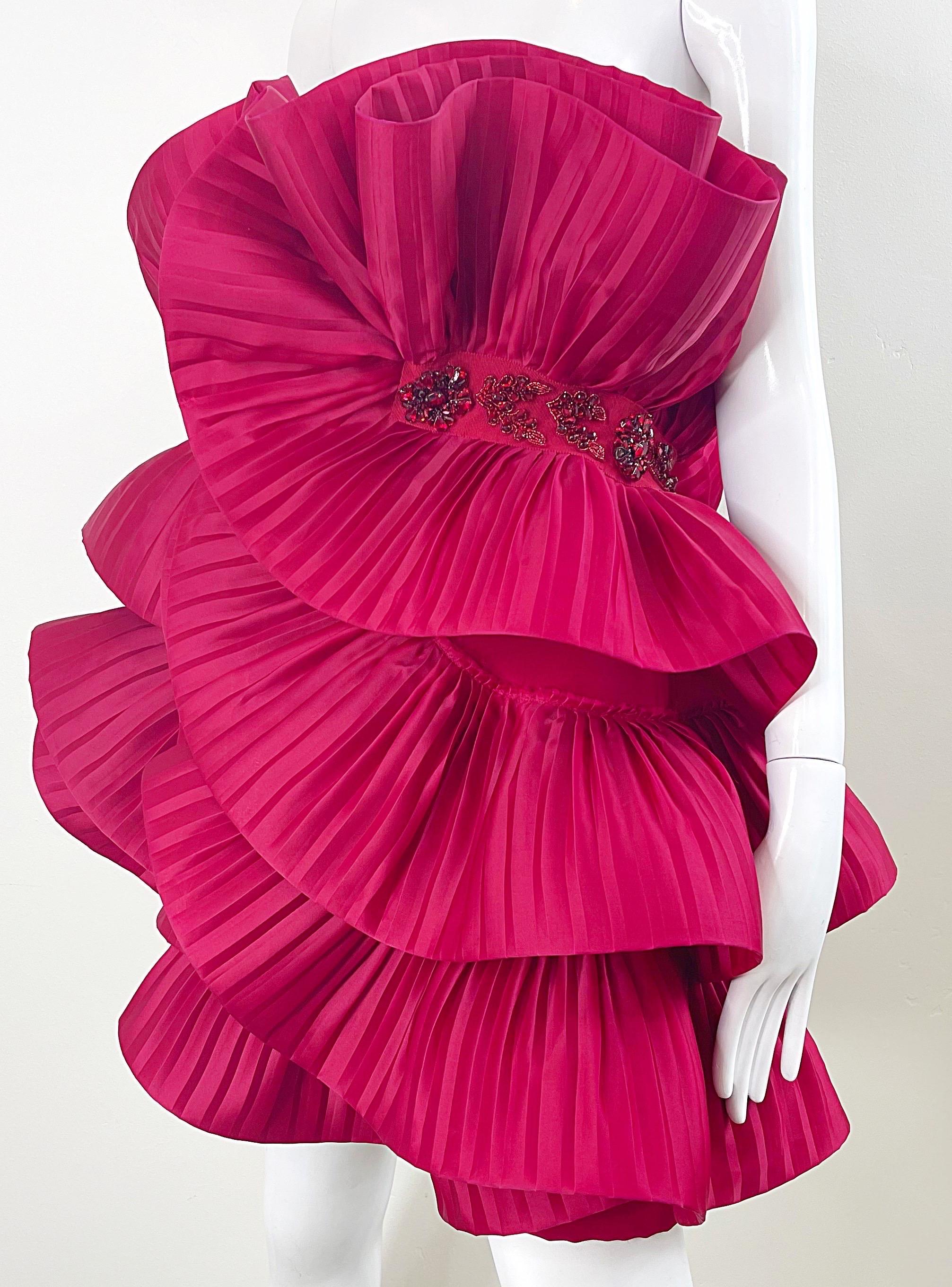 NWT Marchesa Größe 10 Rot Perlen Strass Avant Garde plissiert trägerloses Kleid im Angebot 4