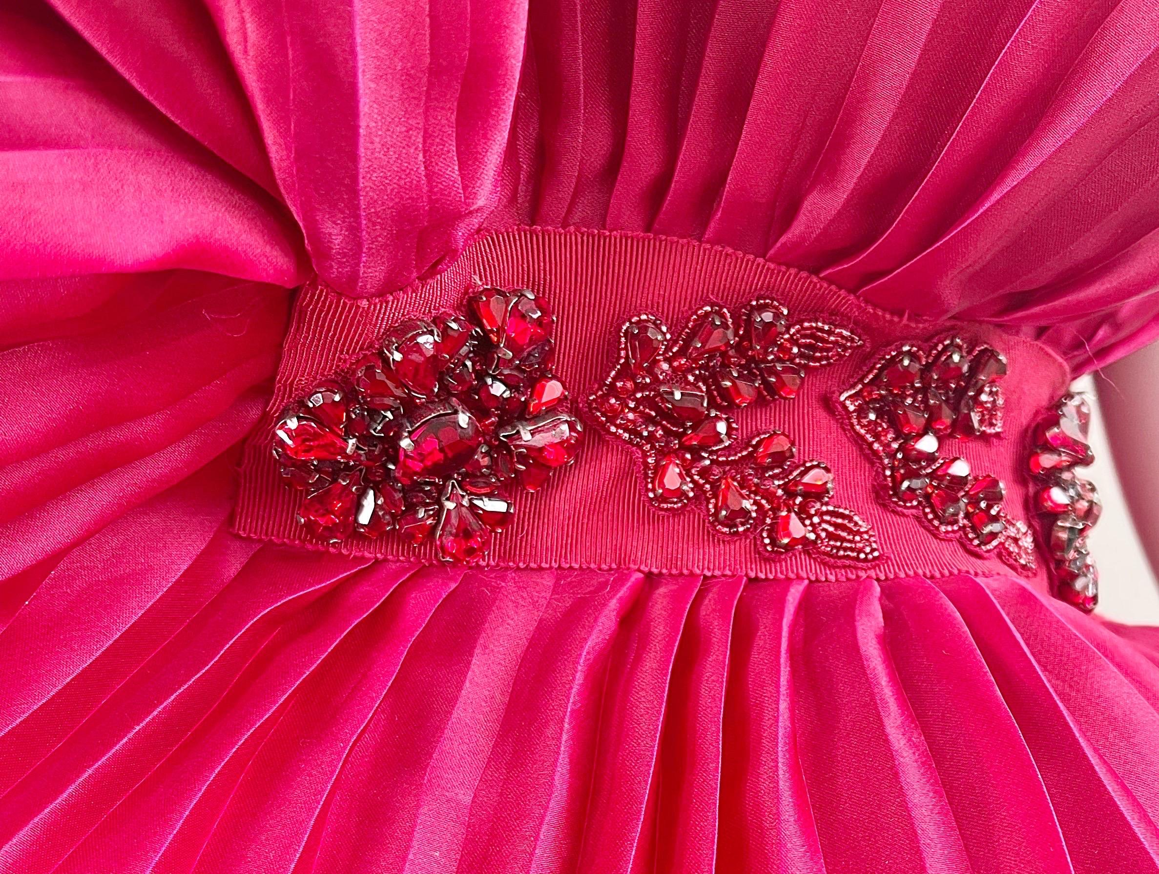 NWT Marchesa Größe 10 Rot Perlen Strass Avant Garde plissiert trägerloses Kleid im Angebot 5
