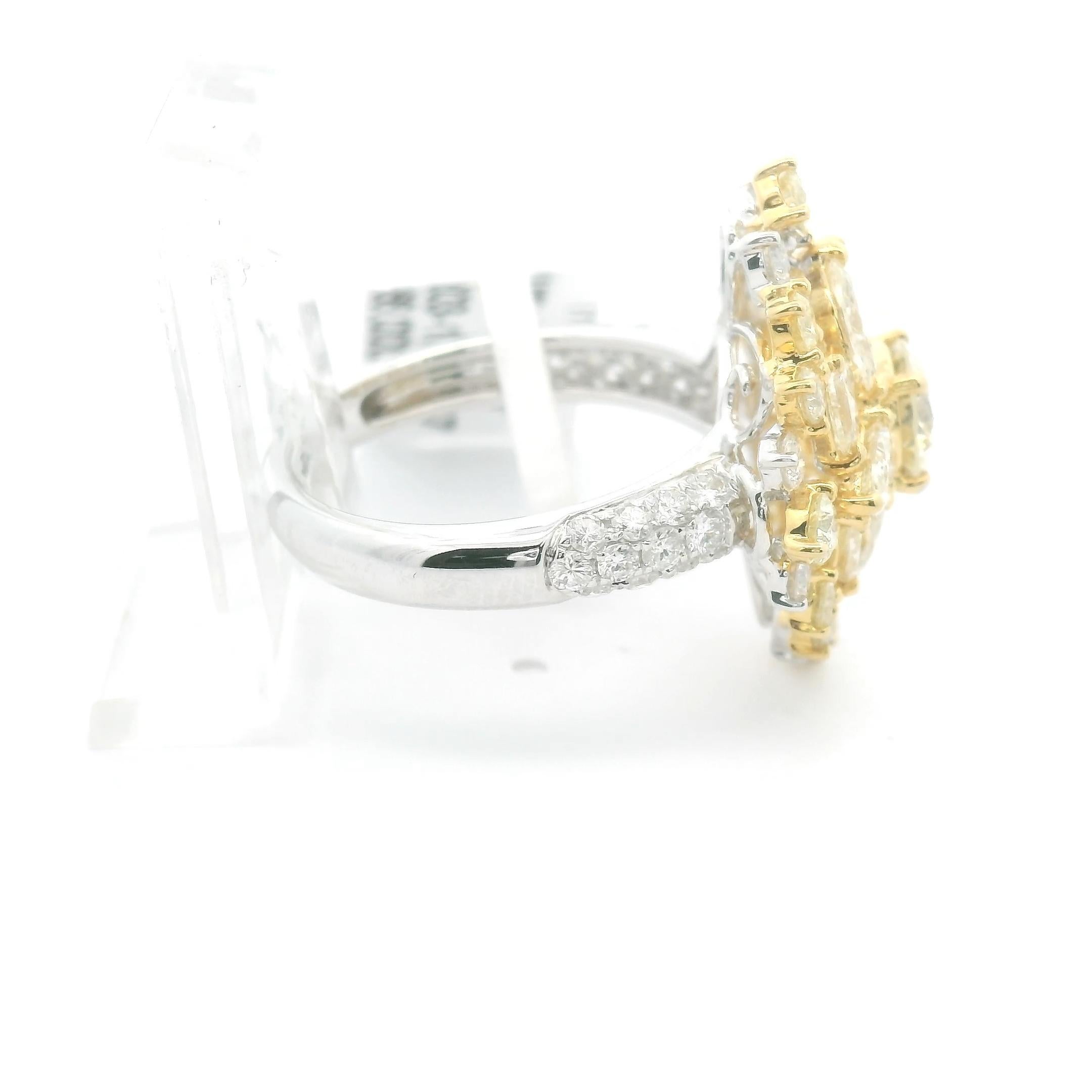 NEU Mixed Fancy Cut 3,91 Karat Diamantring, runder Mittelstein, 18k Gold Damen im Angebot