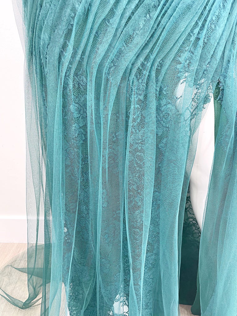 NWT Monique Lhuillier Runway Spring 2013 Size 4 Emerald Green Lace Gown  Dress For Sale at 1stDibs