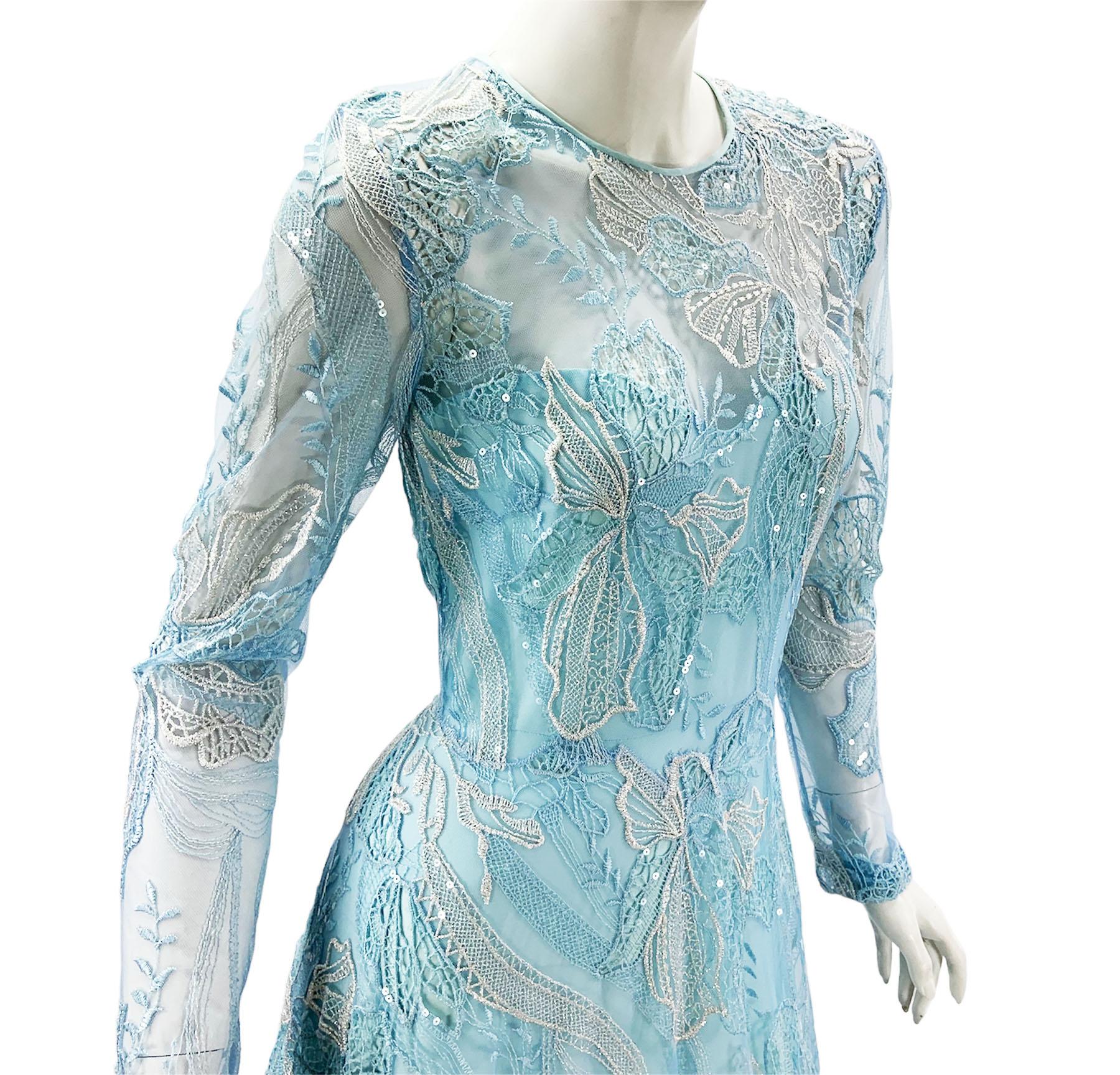Robe longue en tulle bleu ornée de dentelle Naeem Khan, Neuve avec étiquette, Taille US 4 Pour femmes en vente