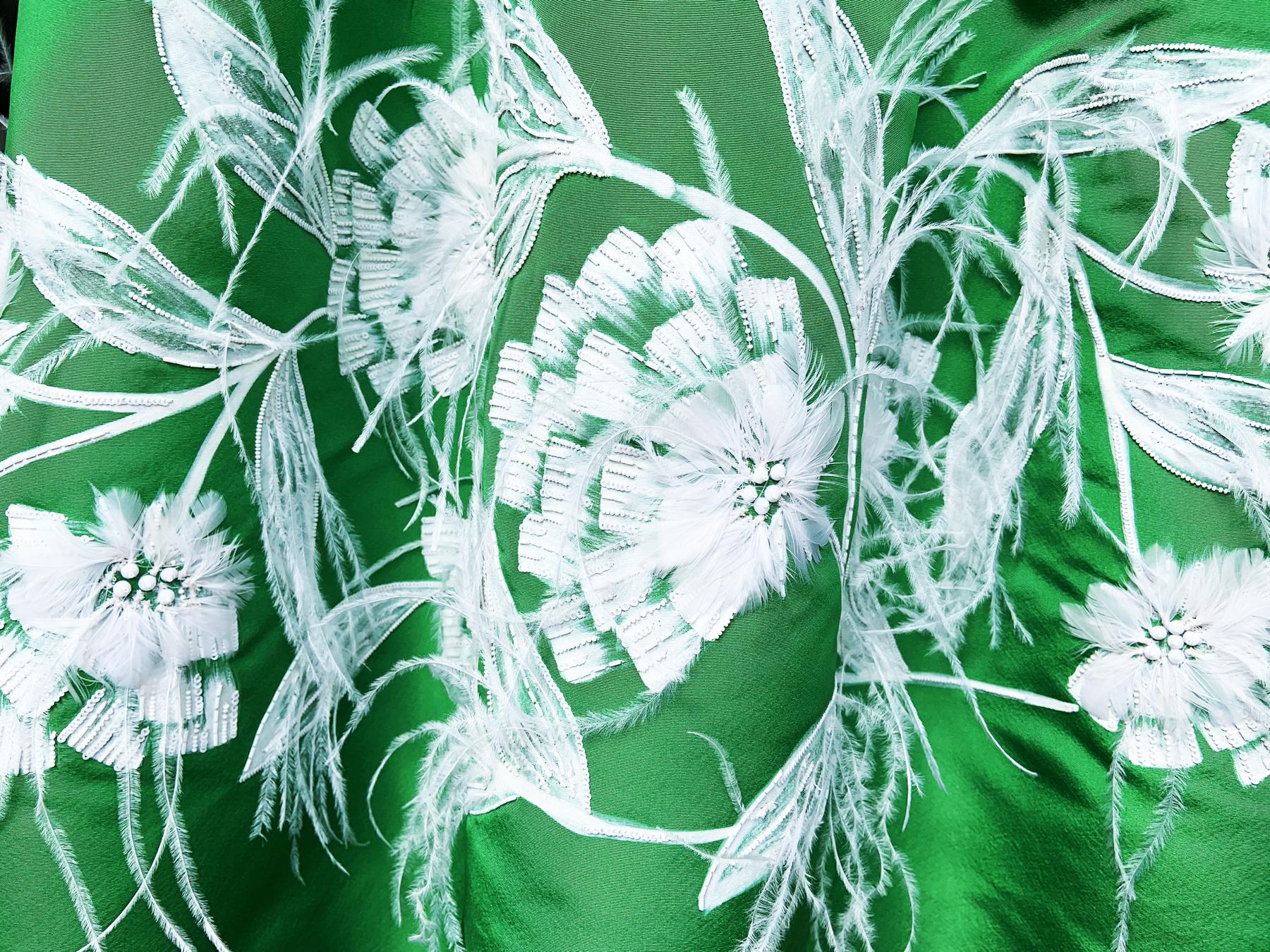 NWT Oscar de la Renta $5490 S/S 2015 Green Silk Taffeta Feather Beads Dress US 6 For Sale 3