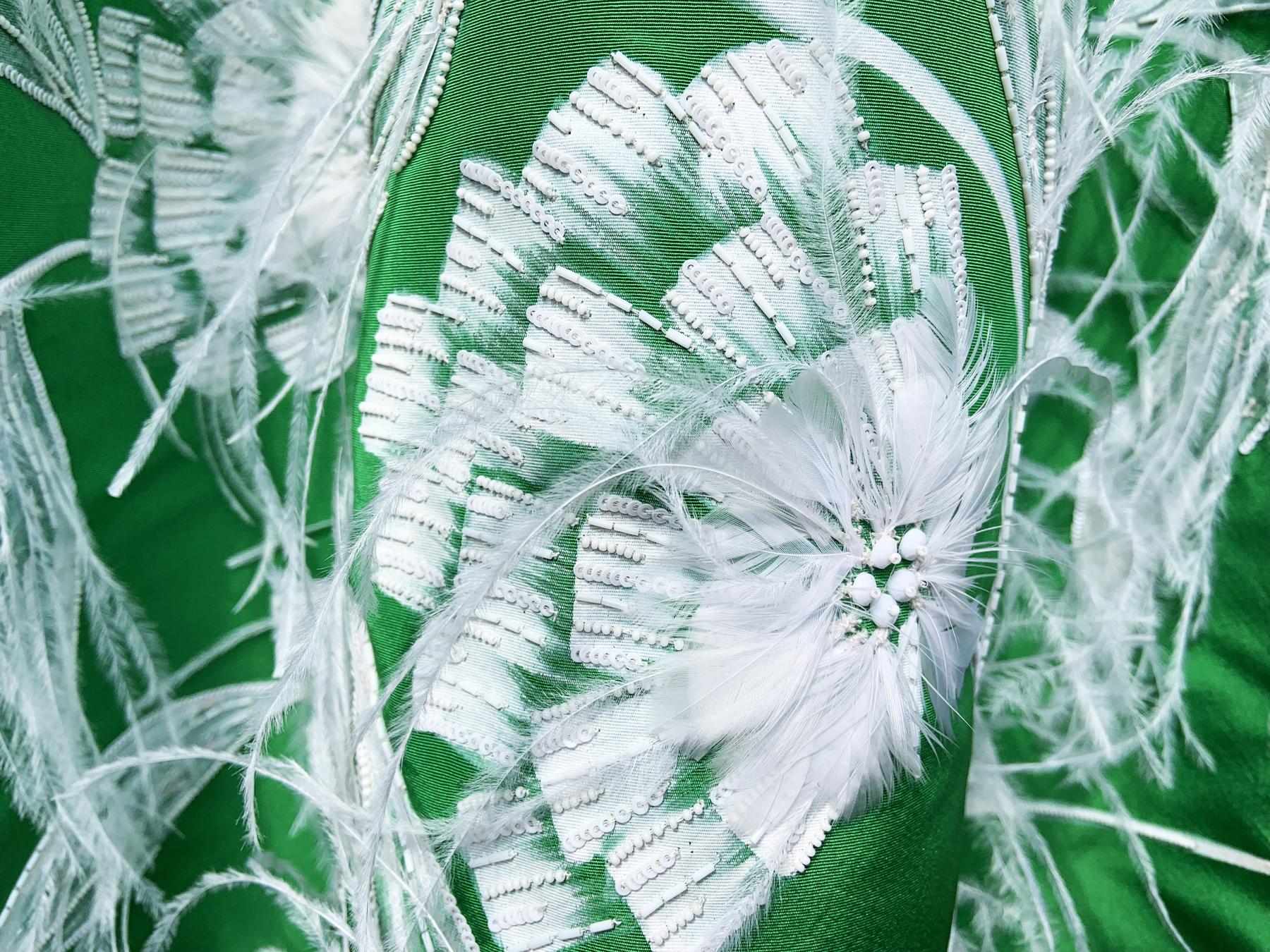 NWT Oscar de la Renta $5490 S/S 2015 Green Silk Taffeta Feather Beads Dress US 6 For Sale 4