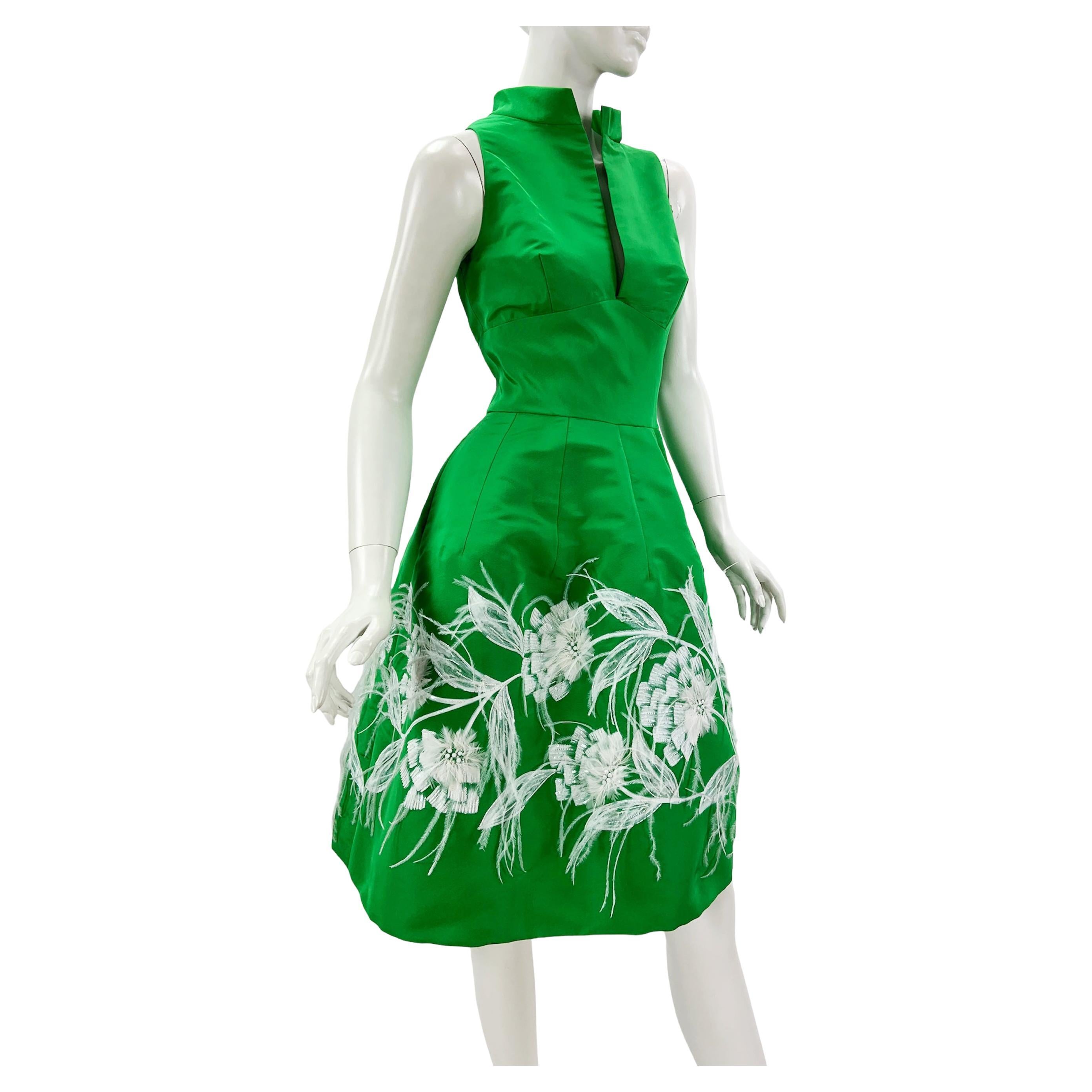 NWT Oscar de la Renta $5490 S/S 2015 Green Silk Taffeta Feather Beads Dress US 6 For Sale