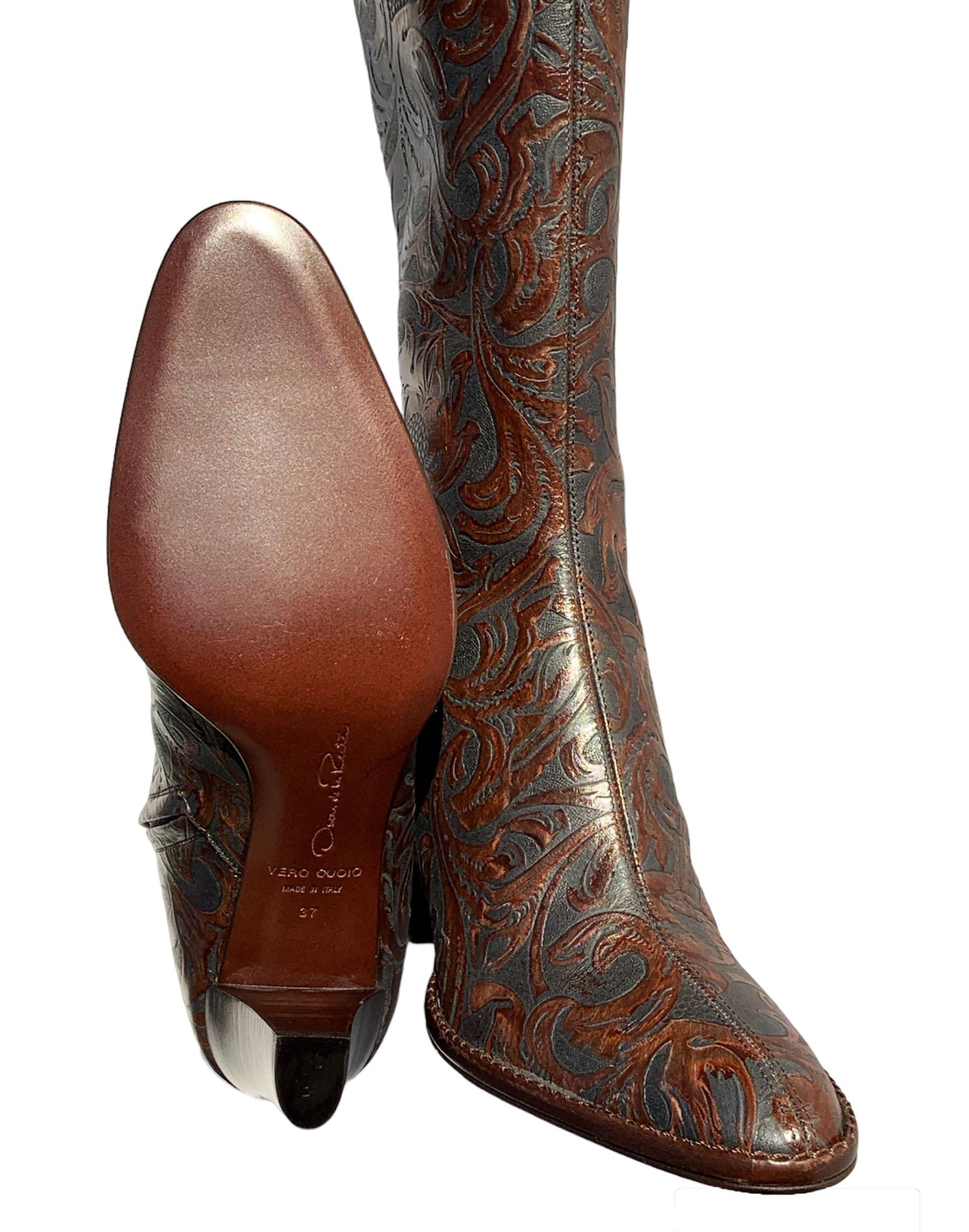 NWT Oscar De La Renta Floral Tooled Leather Brown Gray Knee Boots Italian 37 en vente 1