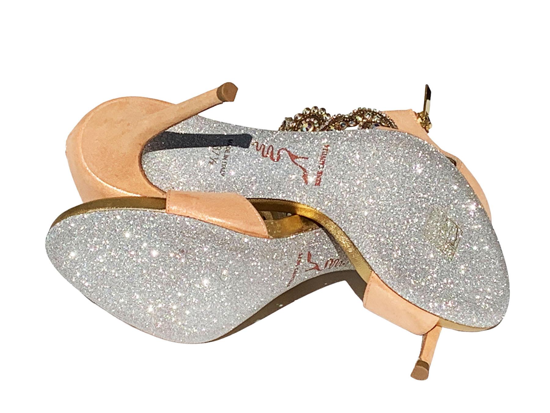 Rene Caovilla - Sandales à chevilles en cuir métallique embellies de couleur pêche, neuves avec étiquettes, taille 37,5 en vente 3