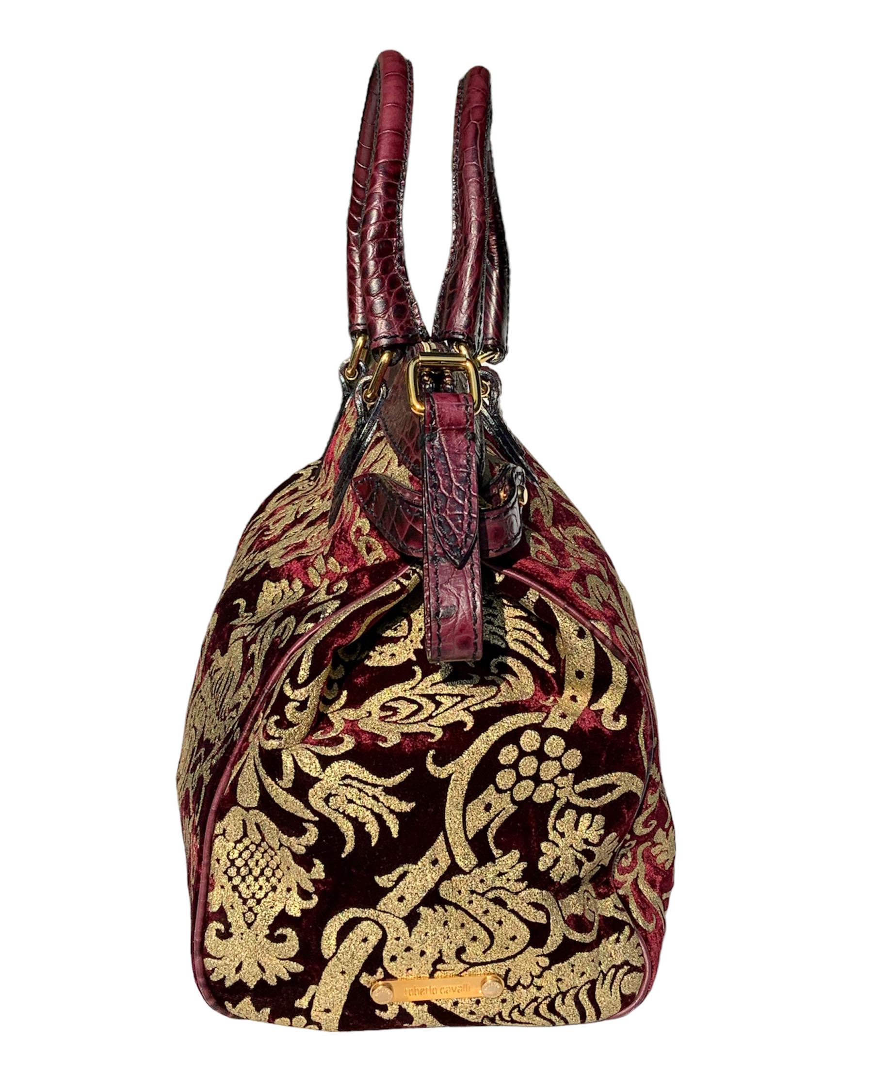 NEU Roberto Cavalli F 2006 Burgunder Velour Goldfarbene große Tasche mit Krokodilbesatz, neu mit Krokodilbesatz (Schwarz)
