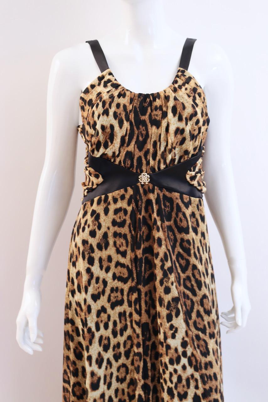 New With Tags stunning ROBERTO CAVALLI Leopard Print Gown.  Incredible.  

 Designer: Roberto Cavalli

Condition: New With Tags, Excellent

Size: marked an XL, fits like a large

Length: 55-62 inches

Bust: 18 inches across

Waist: 31 inches around.