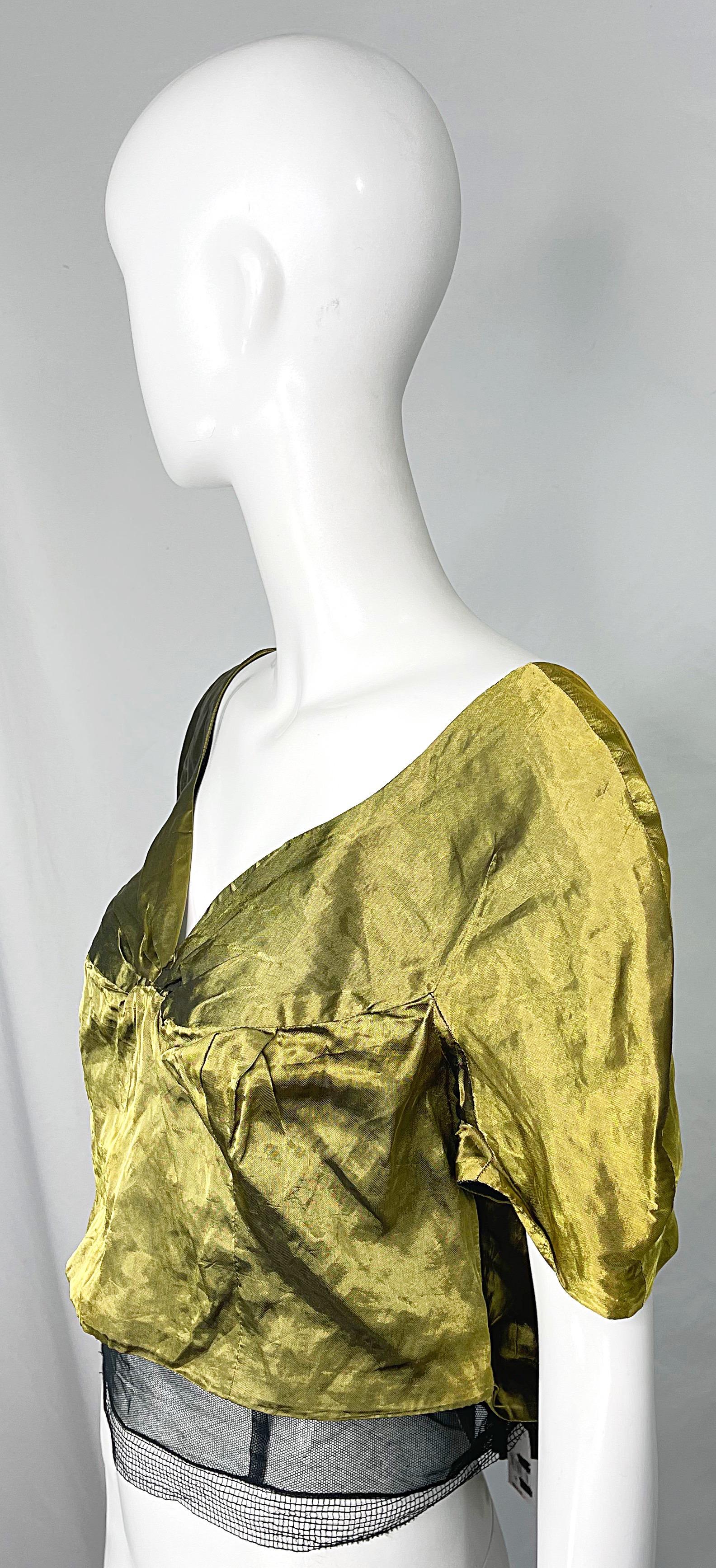 NWT Rochas Runway Fall 2004 Size 42 / 10 Gold Silk Short Sleeve Crop Top Blouse  For Sale 2