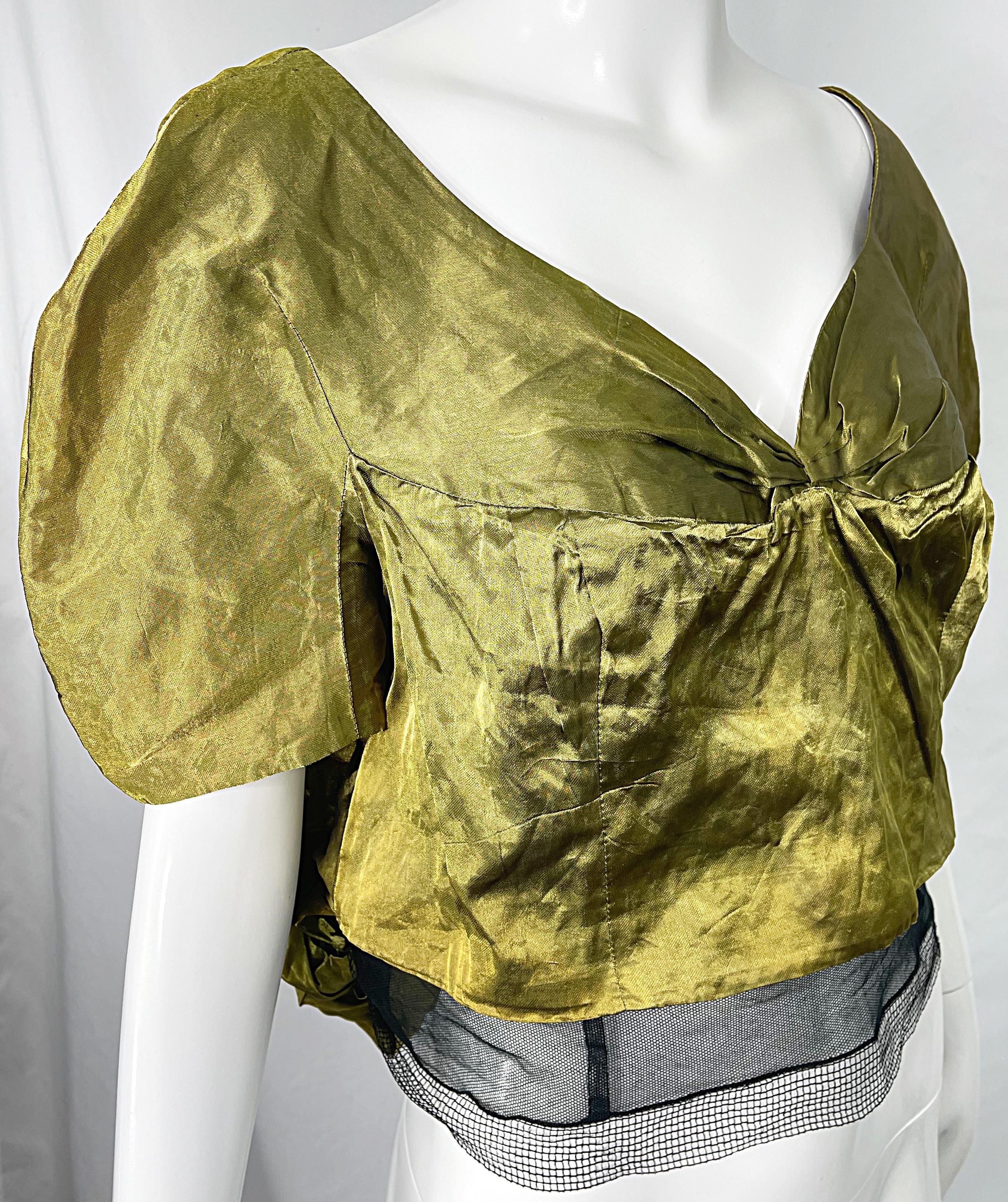 NWT Rochas Runway Fall 2004 Size 42 / 10 Gold Silk Short Sleeve Crop Top Blouse For Sale 4