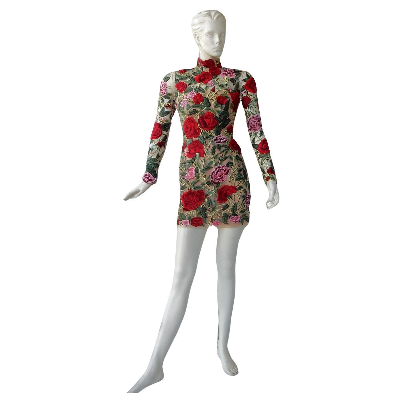 NWT Runway Oscar de la Renta Coveted Floral Embroidered Mini Dress For Sale