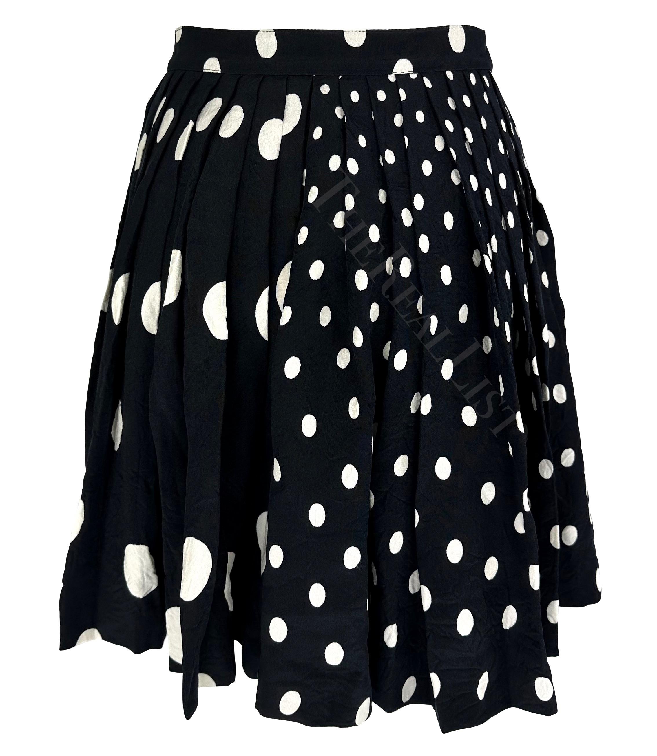 Women's NWT S/S 1994 Gianni Versace Black White Polka Dot Pleated Wrap Skirt For Sale