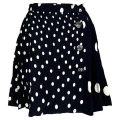 Jupe portefeuille plissée noire et blanche à pois Gianni Versace, neuve avec étiquette S/S 1994